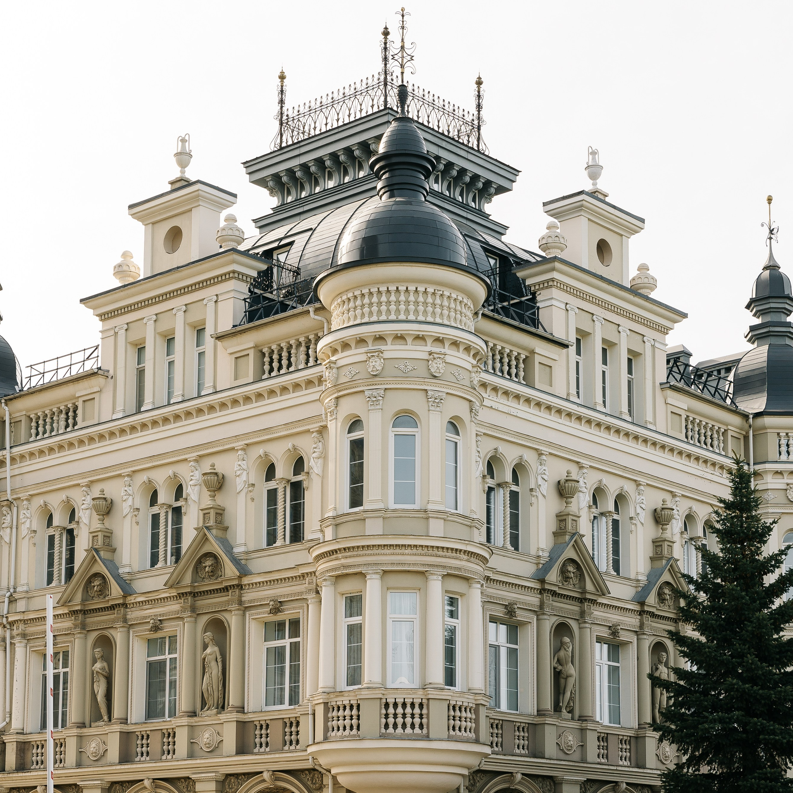 Архитектура и интерьер