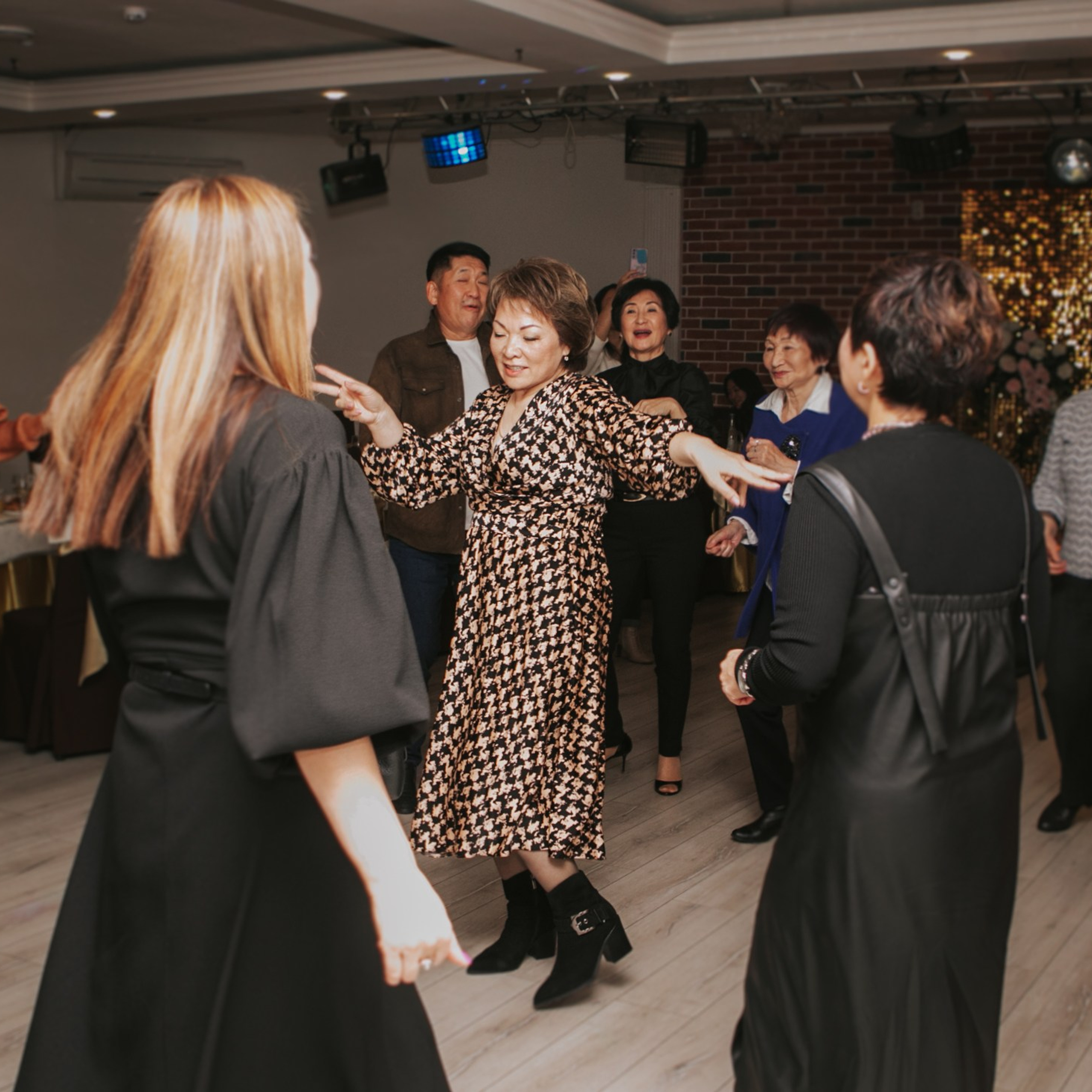 Репортажи. Allirubrum