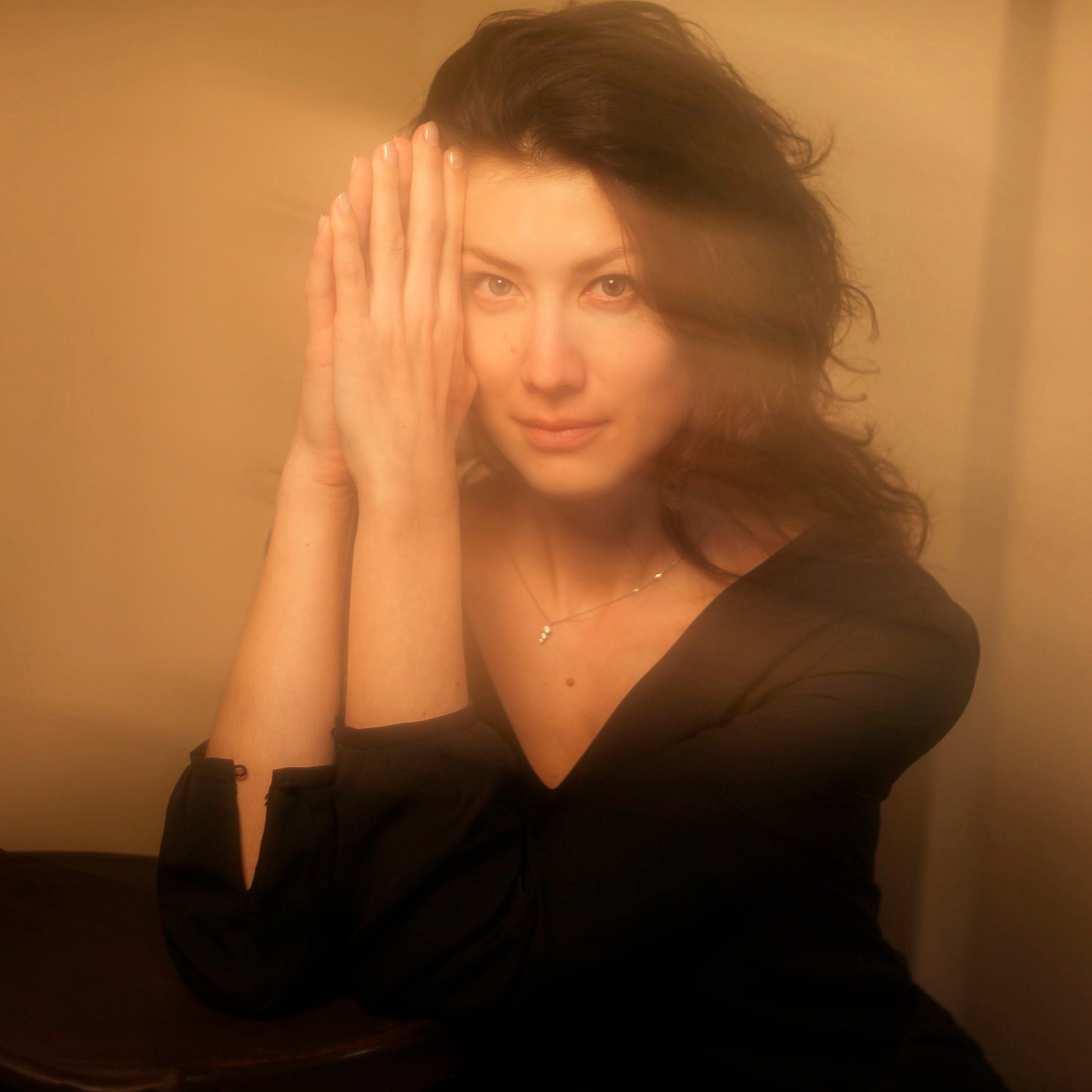 «В твоих глазах скрыта целая вселенная: глубокая, удивительная, полная загадок и эмоций»