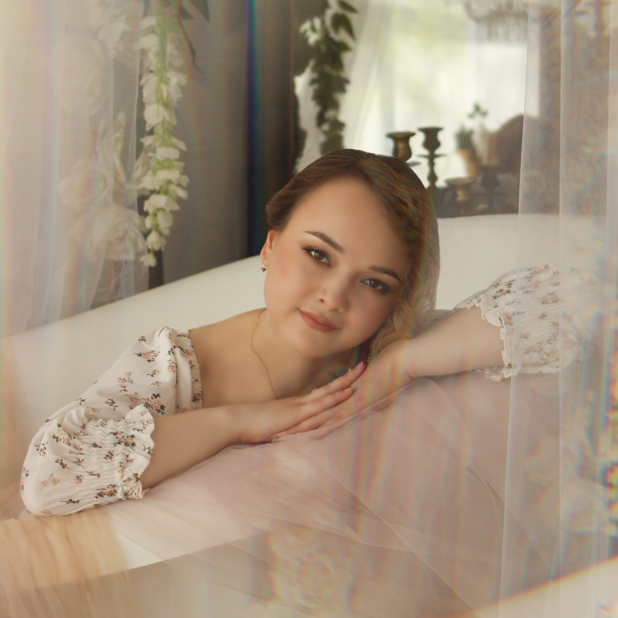 Её красота не только внешняя, но и внутренняя, её душа светится ярче самых красивых звёзд