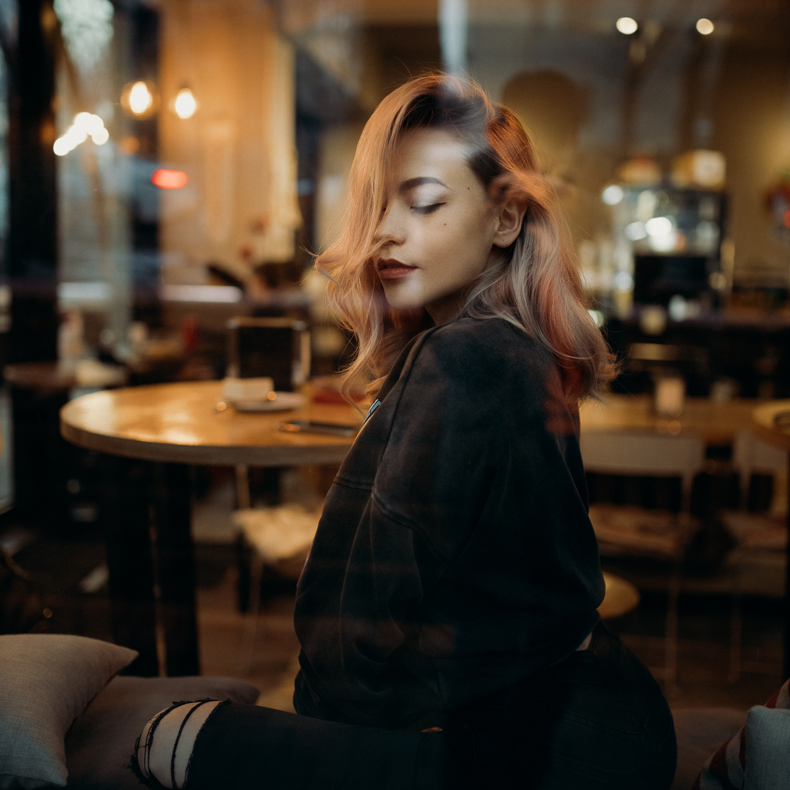 За окном. Яна