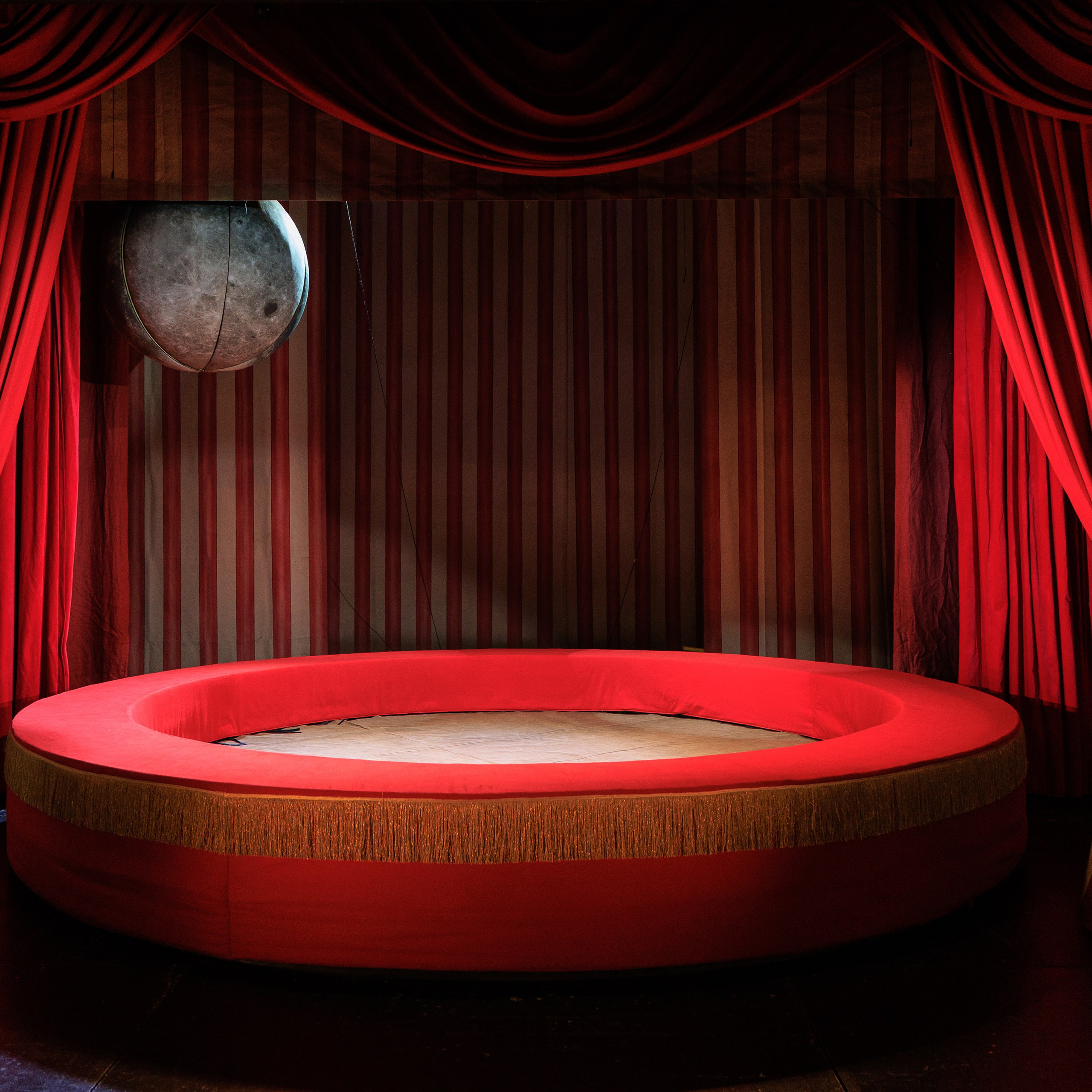 Декорации для спектакля «Тараканище» | Театр БТК. История занавеса. Превращаем идею в технологию