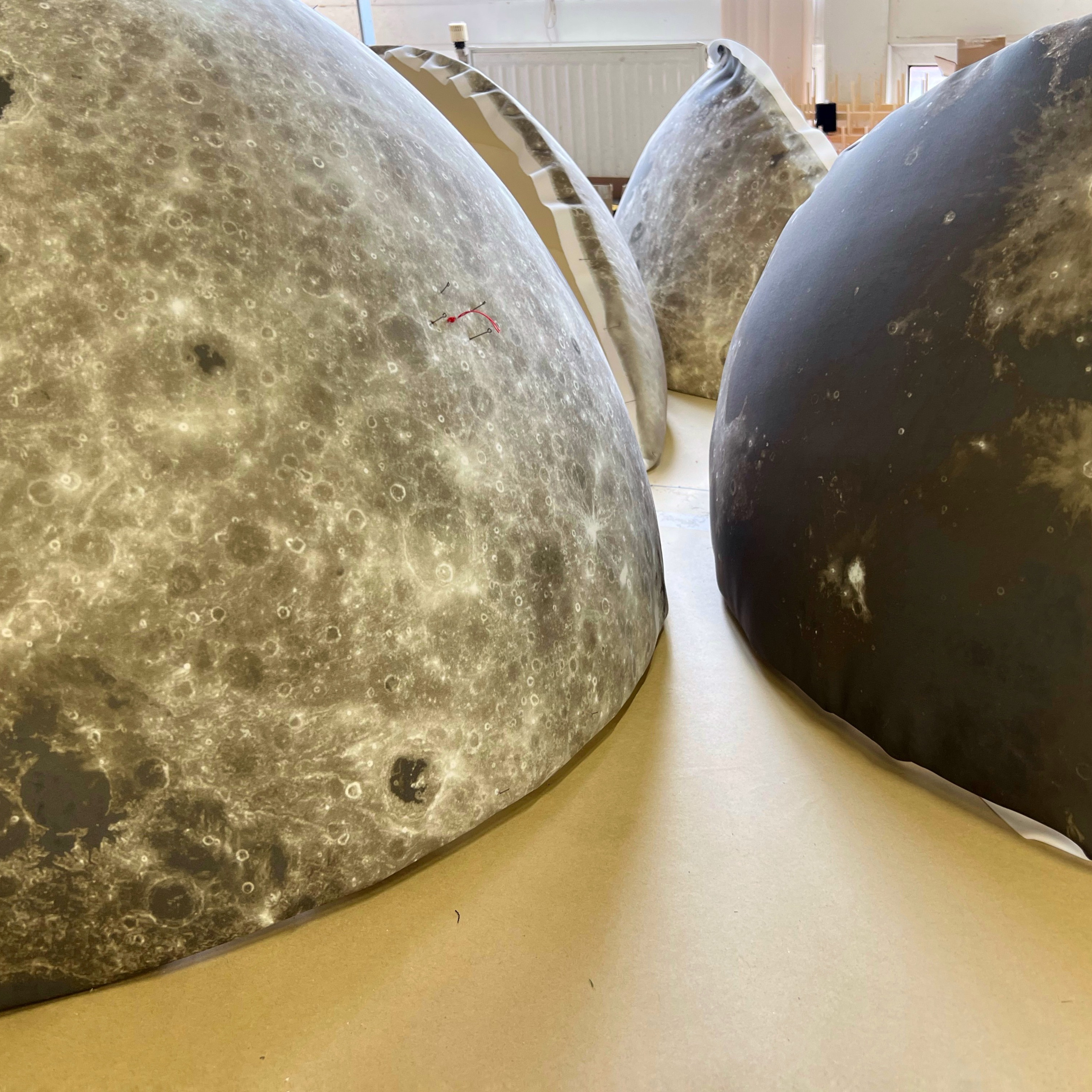 Декорации для спектакля «Тараканище» | Театр БТК. История занавеса. Превращаем идею в технологию