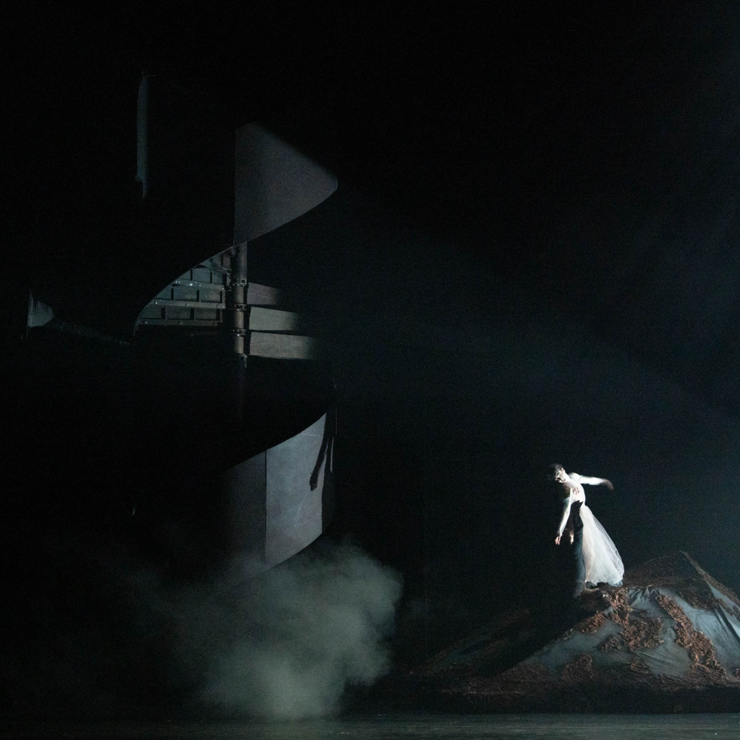 Декорации для оперы «Грозовой перевал» | Фестиваль «Херсонес». История занавеса. Превращаем идею в технологию