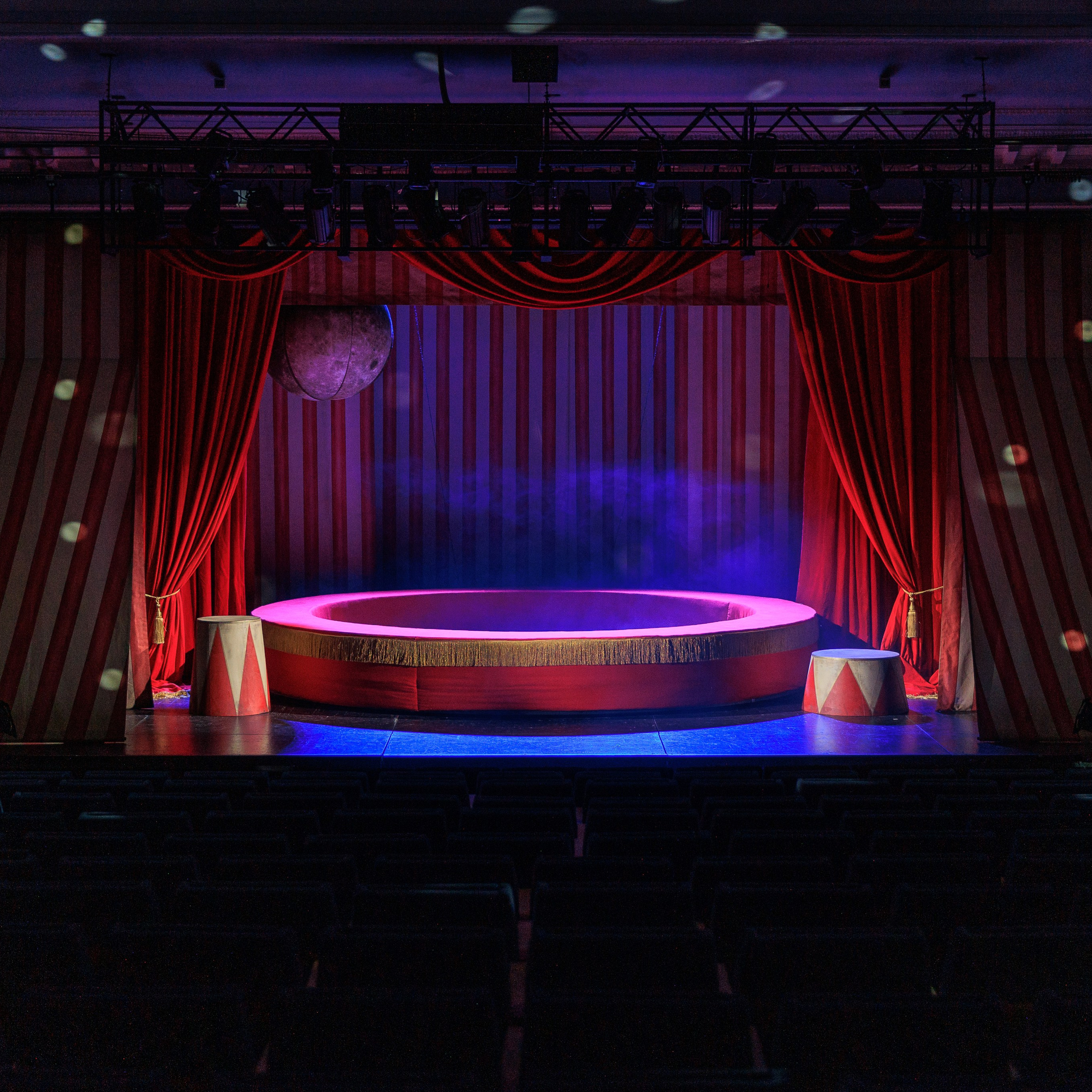 Декорации для спектакля «Тараканище» | Театр БТК. История занавеса. Превращаем идею в технологию