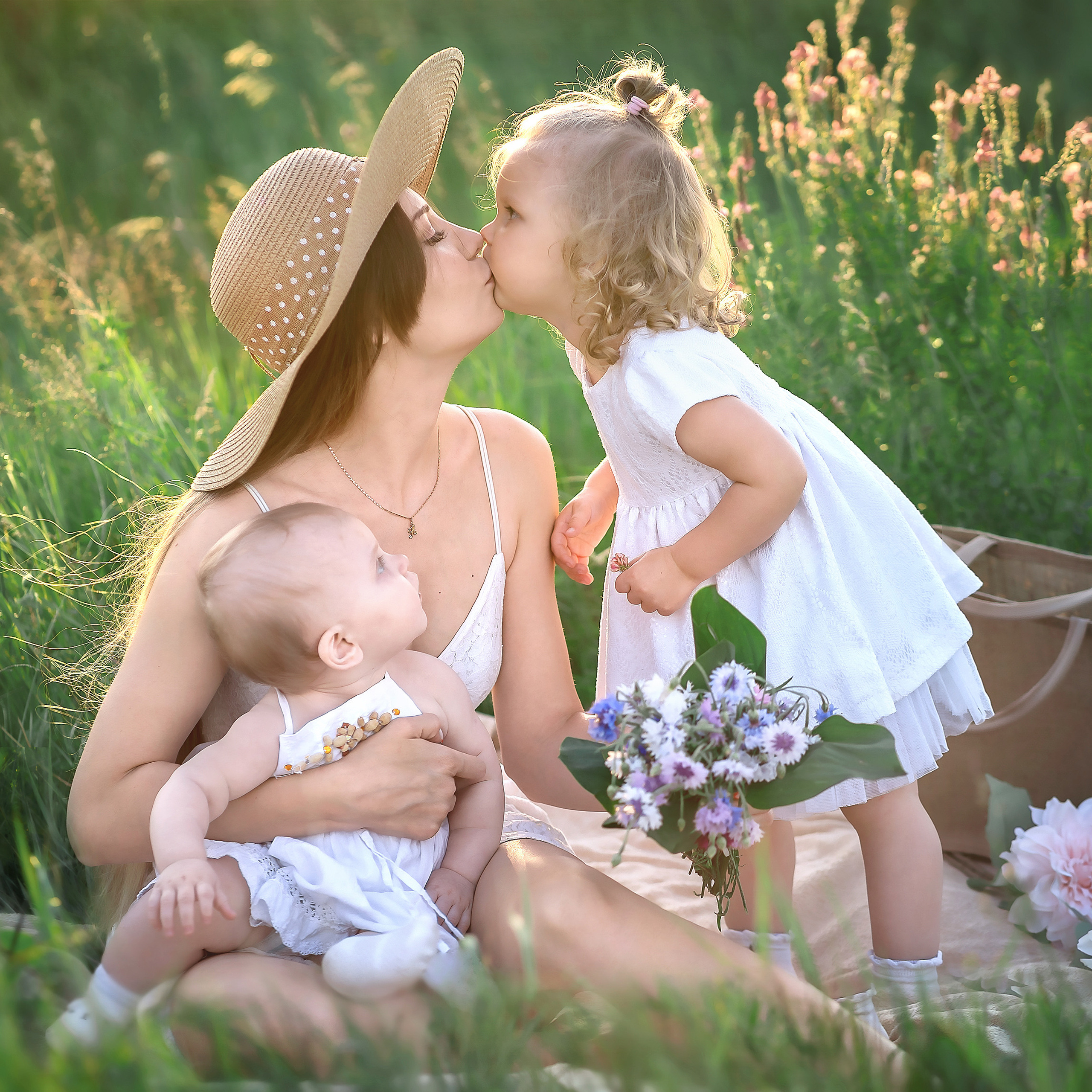 Мама и дочки