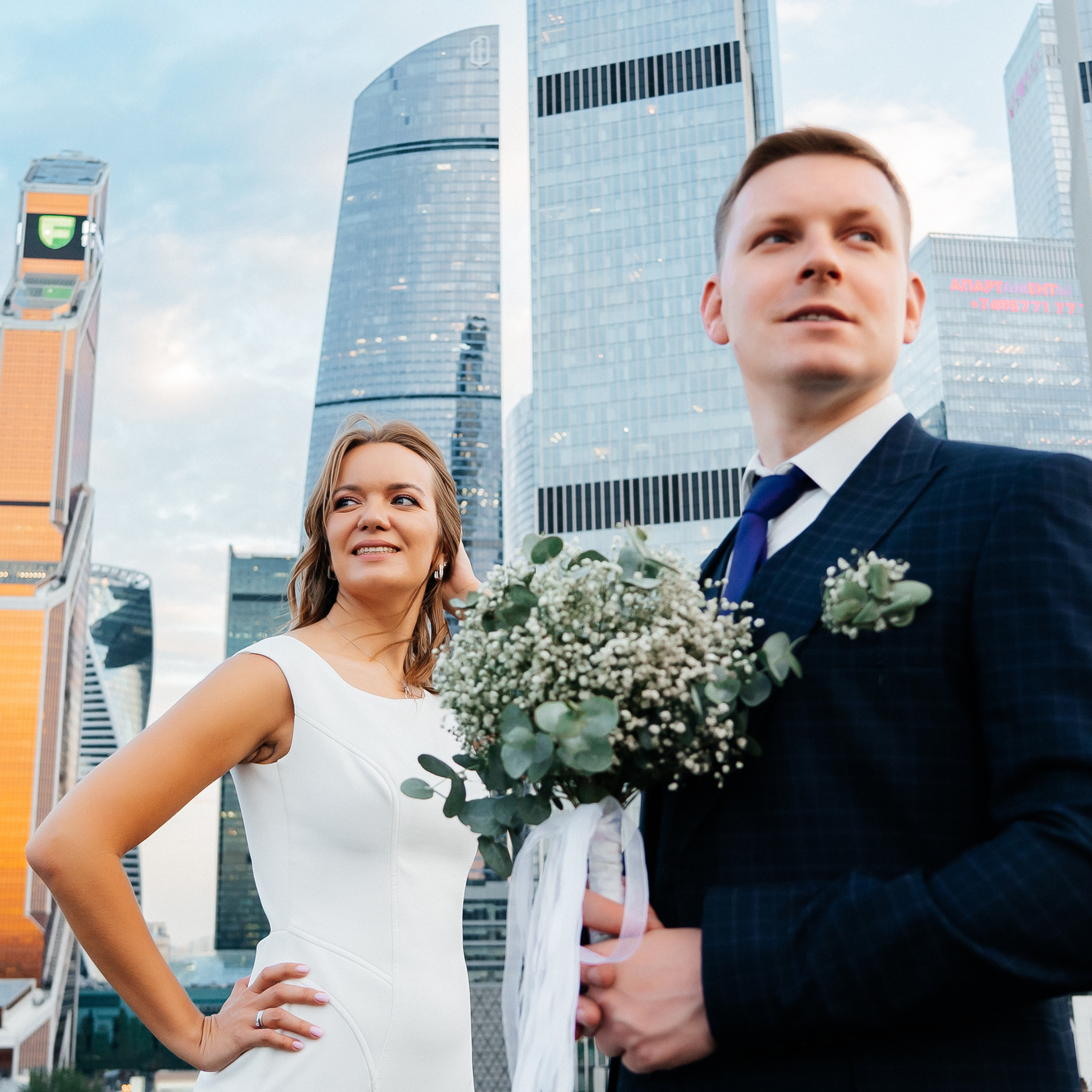 Свадебная фотосессия на крыше Москва-сити. Свадебный и репортажный фотограф Москва