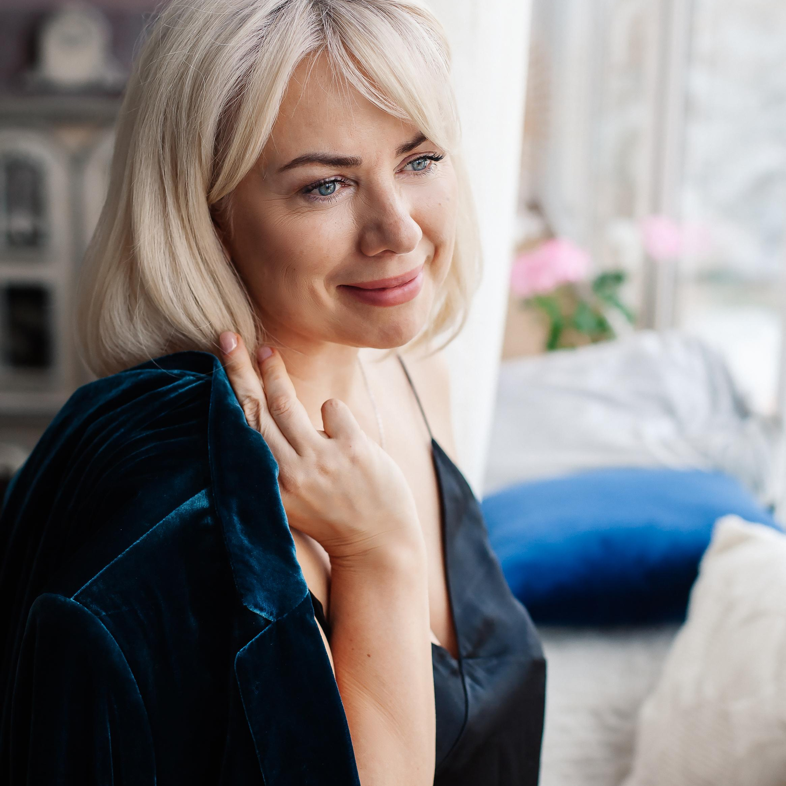 Полина, деловые портреты, февраль 2022