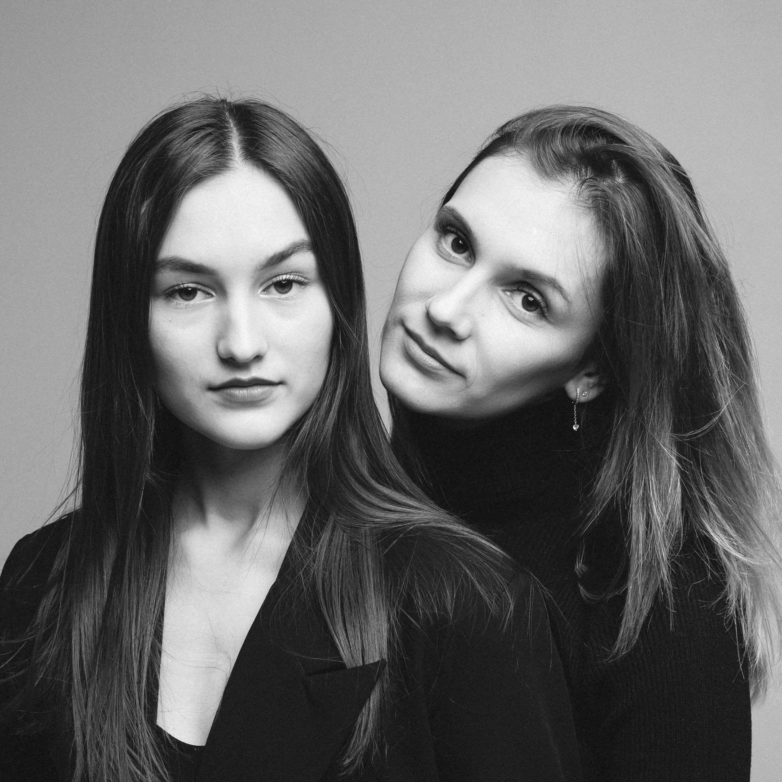 Настя и Ксюша