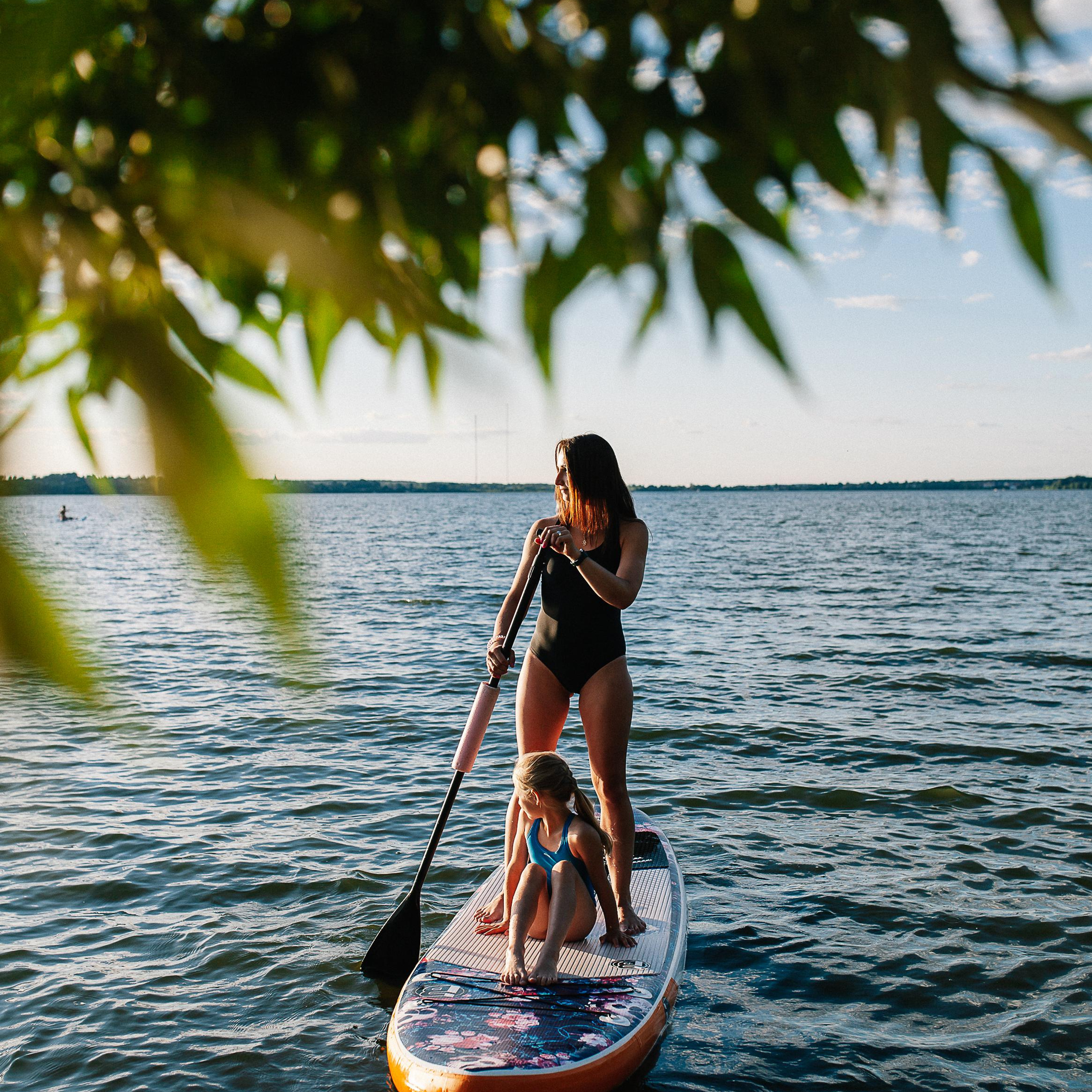 Маша и Юля на сапбордах