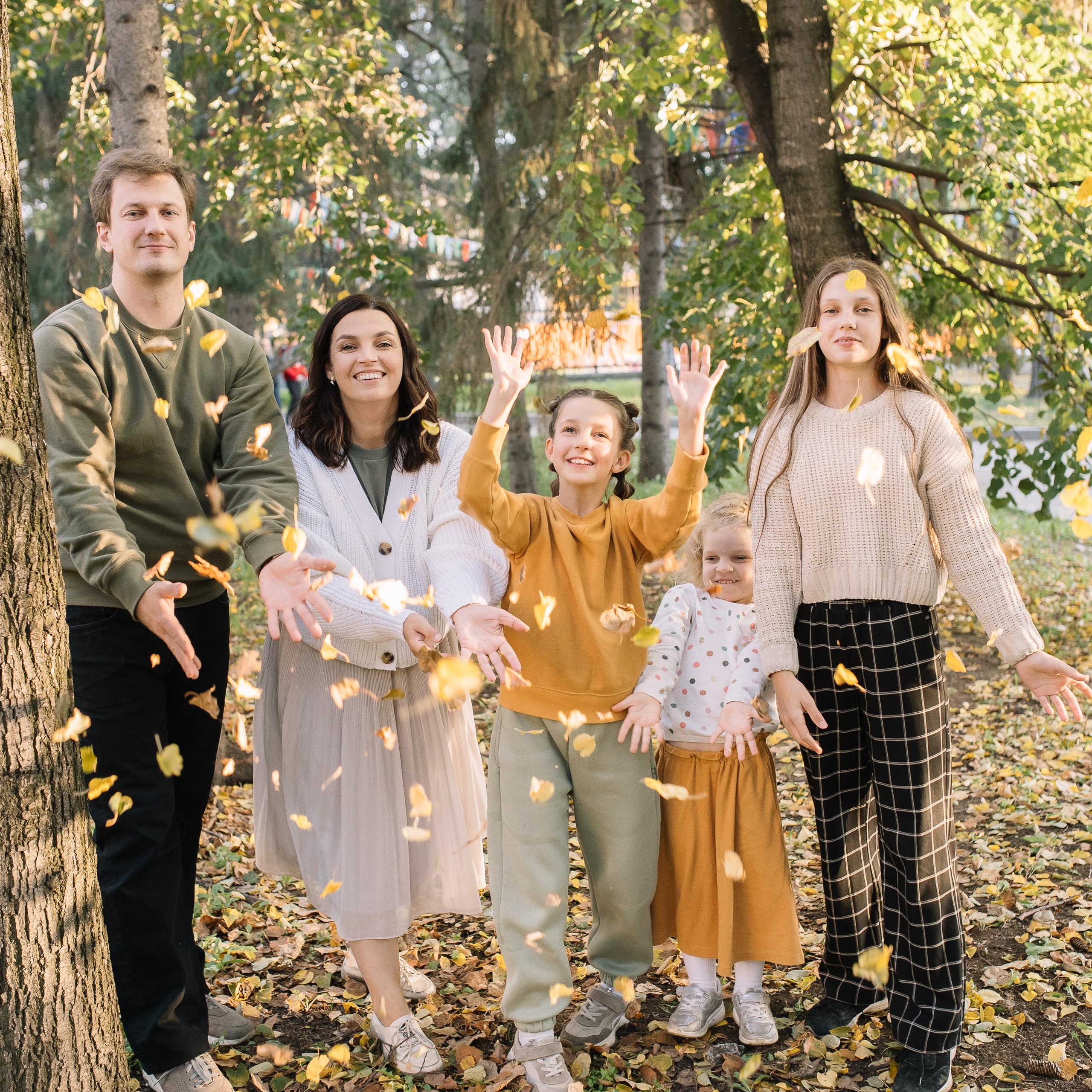 Дима, Марина, Олеся, Алена, Милана