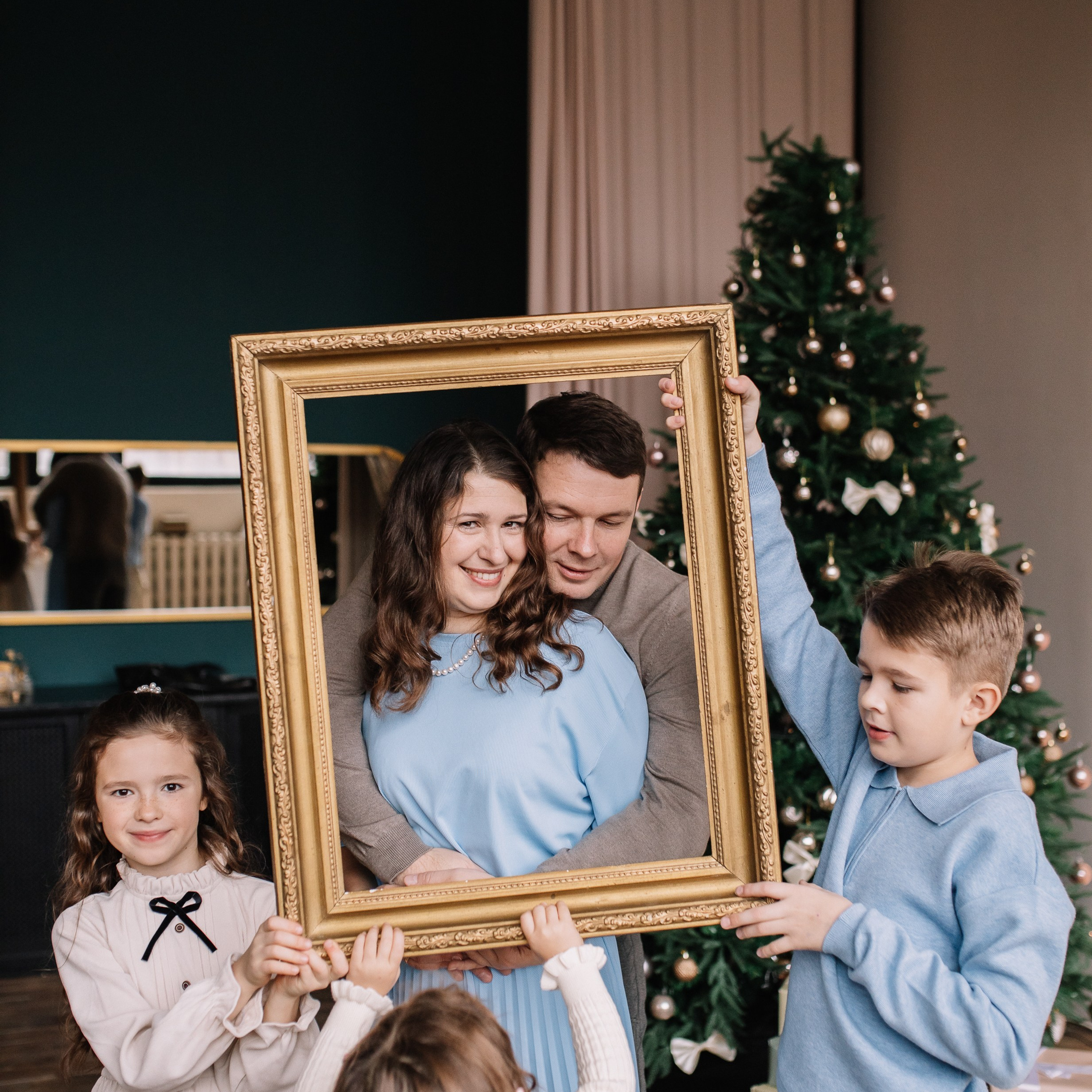 Алексей, Мария, Дима, Ваня, Аня и Лиза