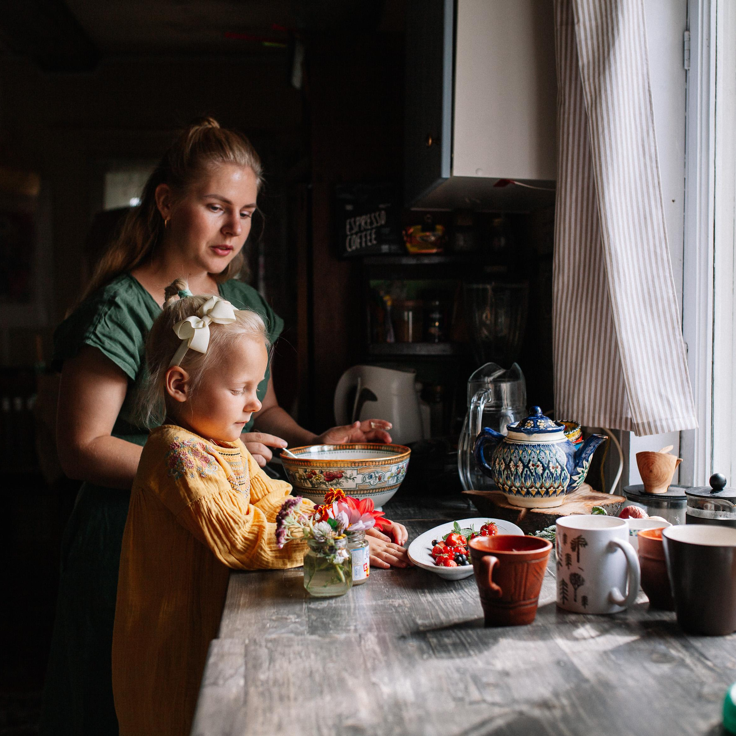 Виталий, Аня, Маруся и Лёша, съемка на даче