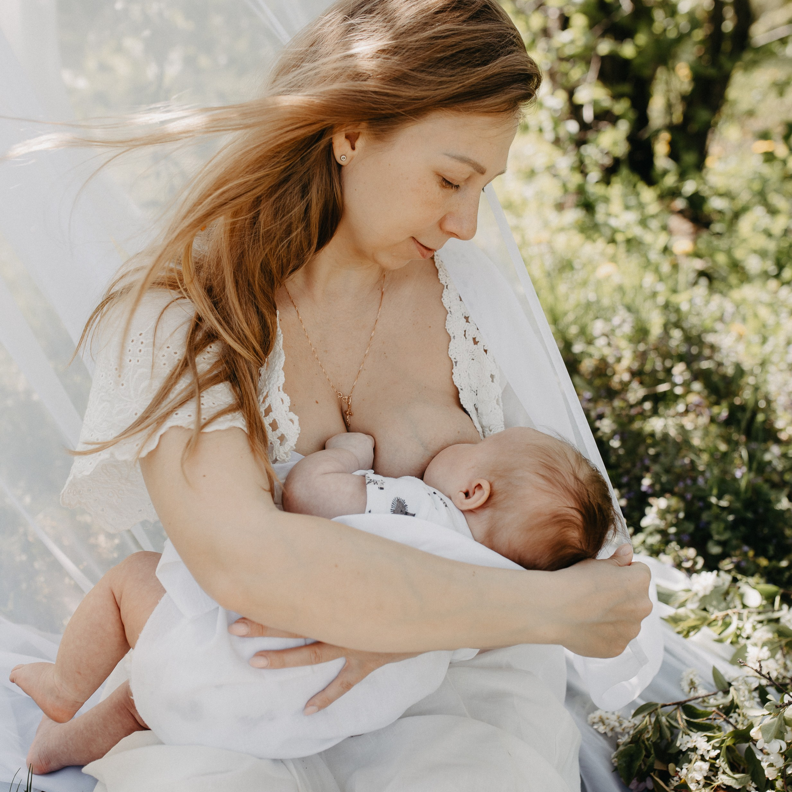 Надя и Есения