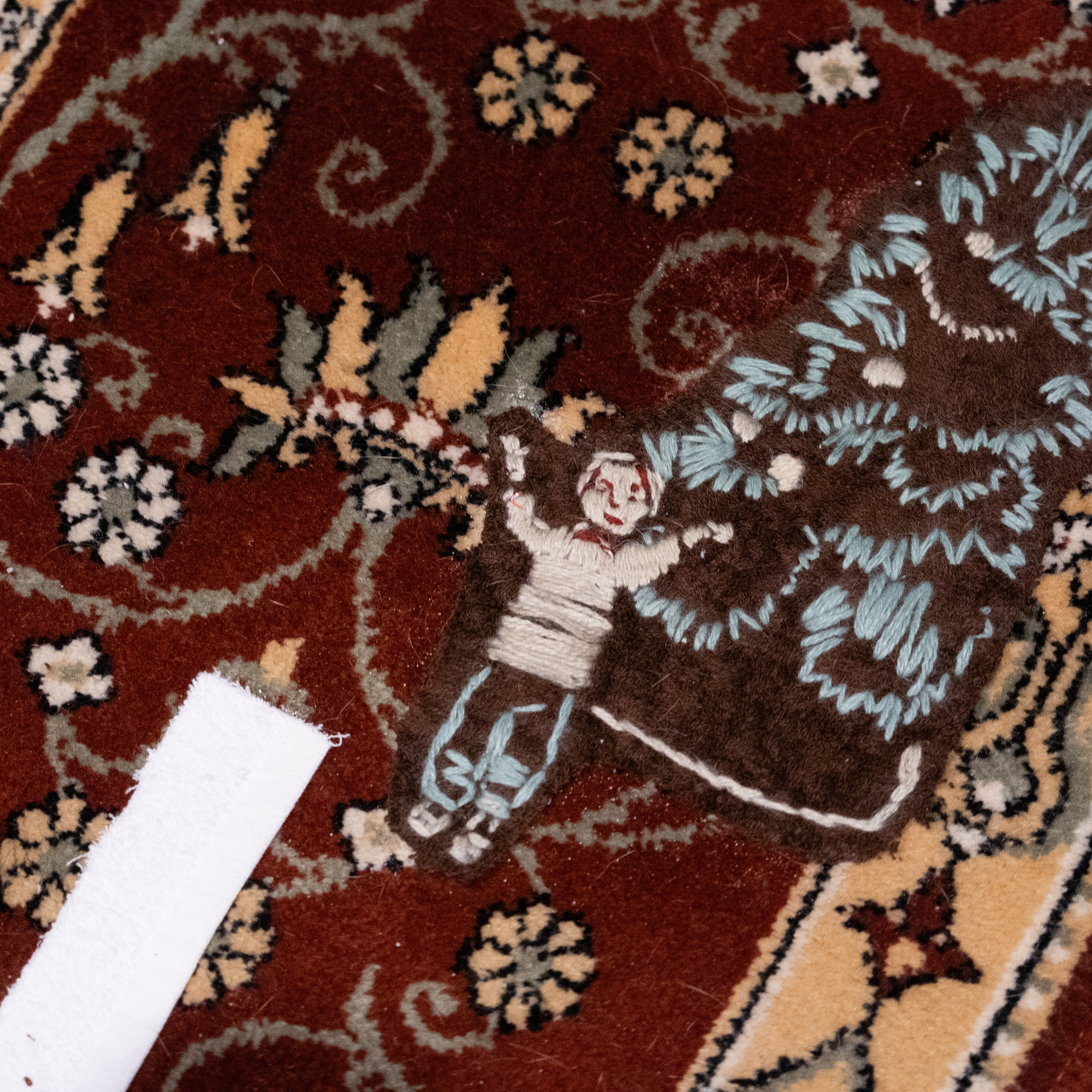 инсталляция «Под крылом» художницы Софьи Григорьевой, ковёр, искусство,вышивка