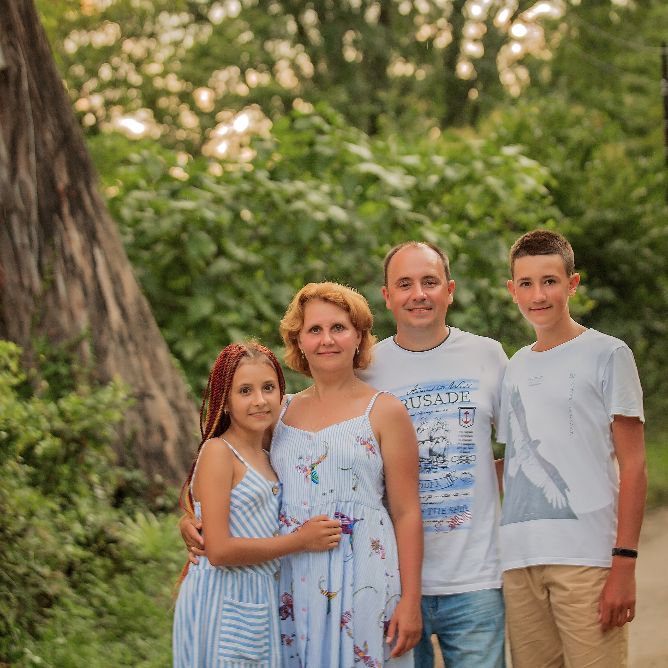 Семья на балконе Джульетты