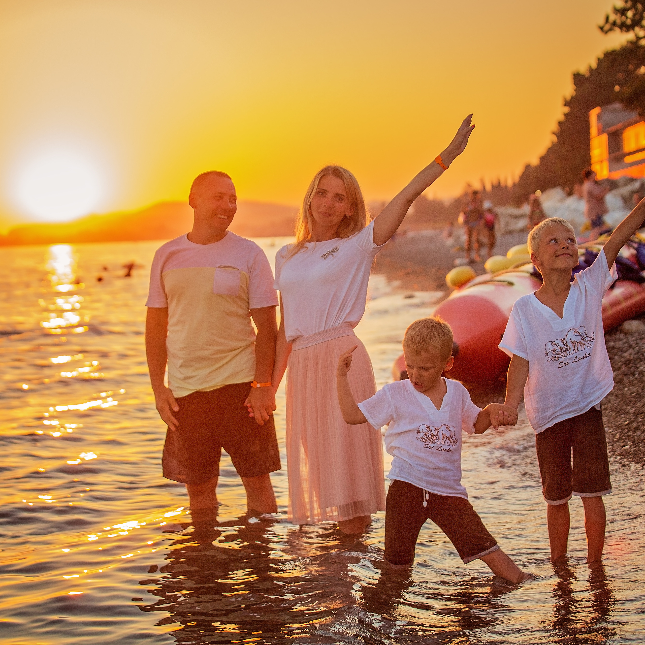 Закат на белых скалах