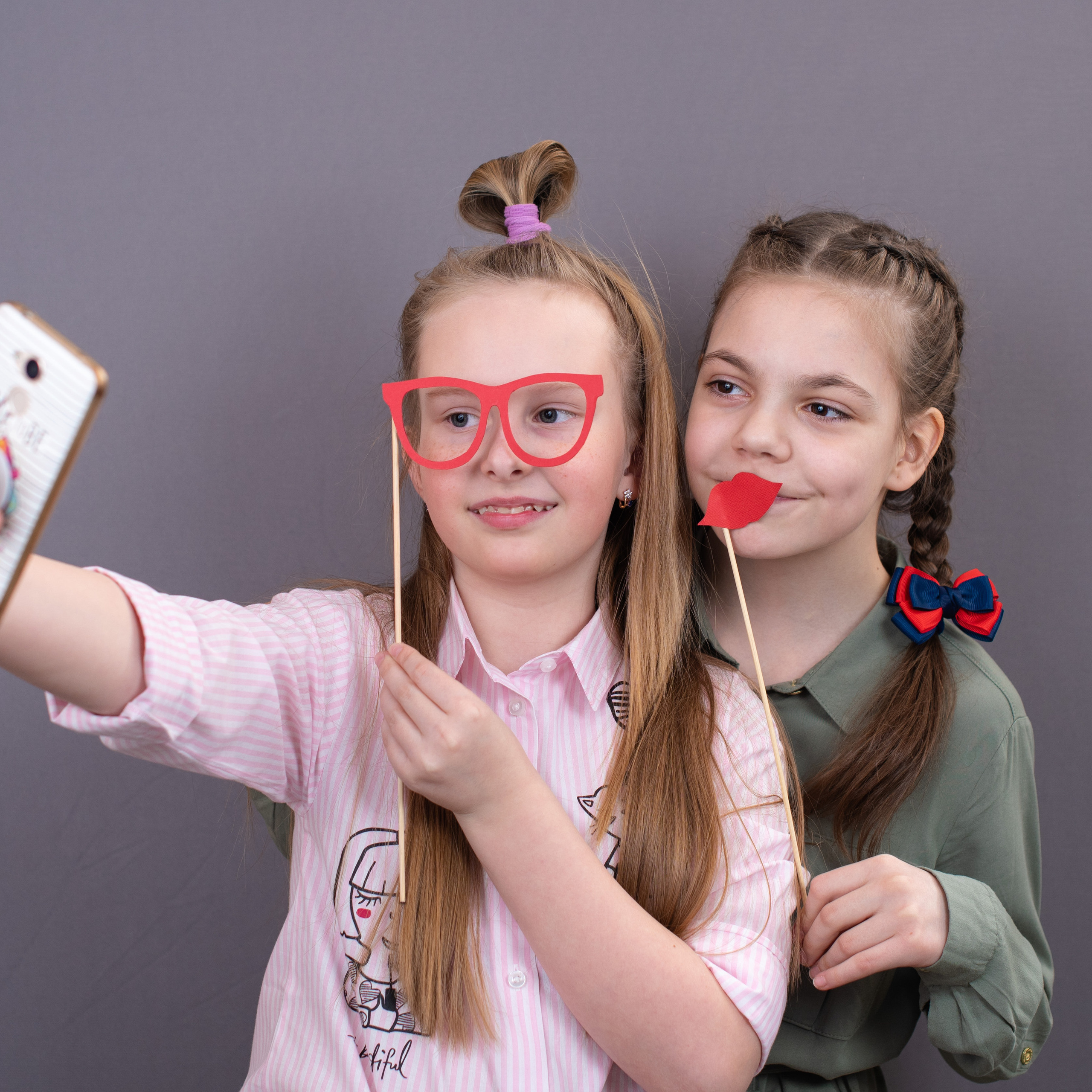 Отзывы о моей работе и готовых выпускных альбомах от Лапшиной Юлии. Лапшина Юлия — школьный фотограф в Нижнем Новгороде. Выпускные альбомы