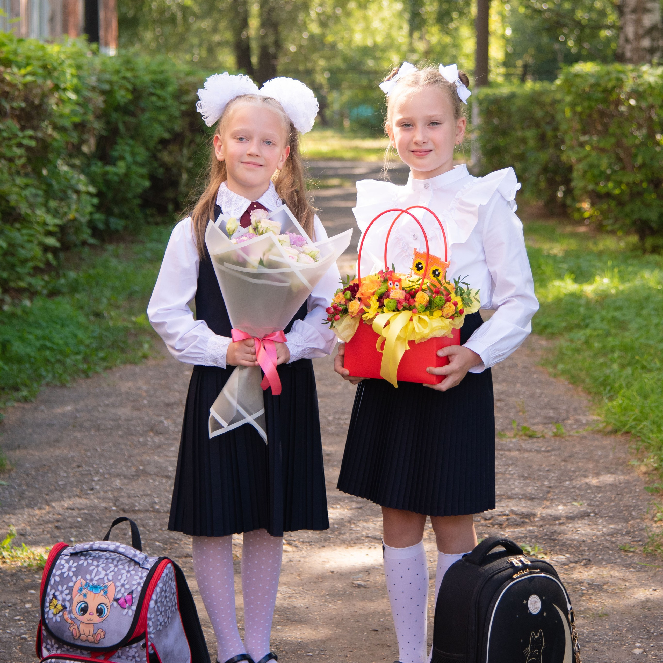 Отзывы о моей работе и готовых выпускных альбомах от Лапшиной Юлии. Лапшина Юлия — школьный фотограф в Нижнем Новгороде. Выпускные альбомы