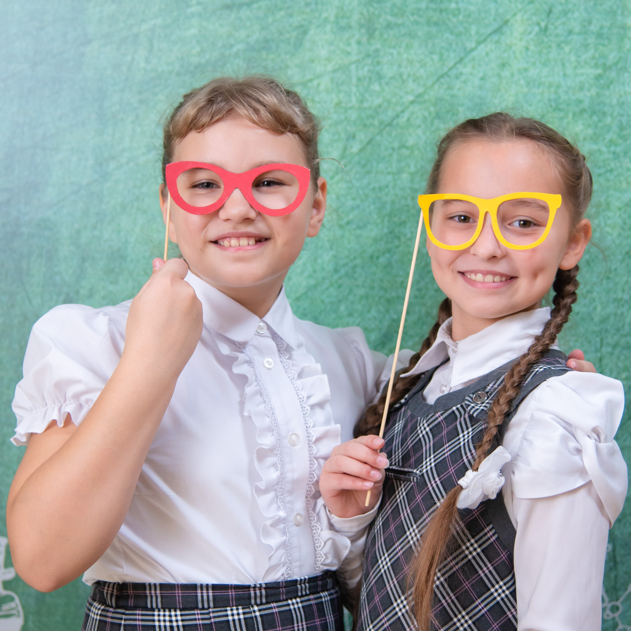 Отзывы о моей работе и готовых выпускных альбомах от Лапшиной Юлии. Лапшина Юлия — школьный фотограф в Нижнем Новгороде. Выпускные альбомы