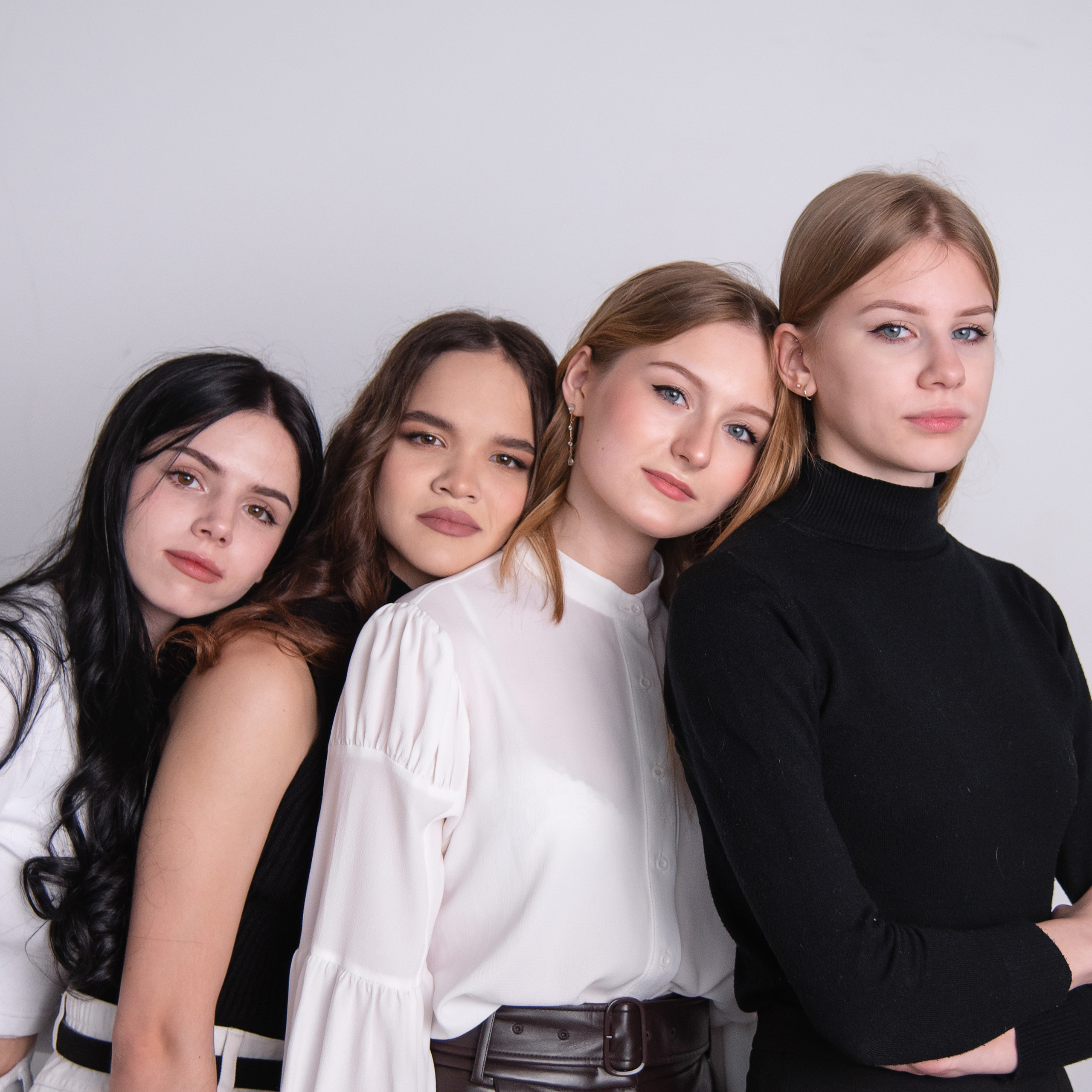 Отзывы о моей работе и готовых выпускных альбомах от Лапшиной Юлии. Лапшина Юлия — школьный фотограф в Нижнем Новгороде. Выпускные альбомы