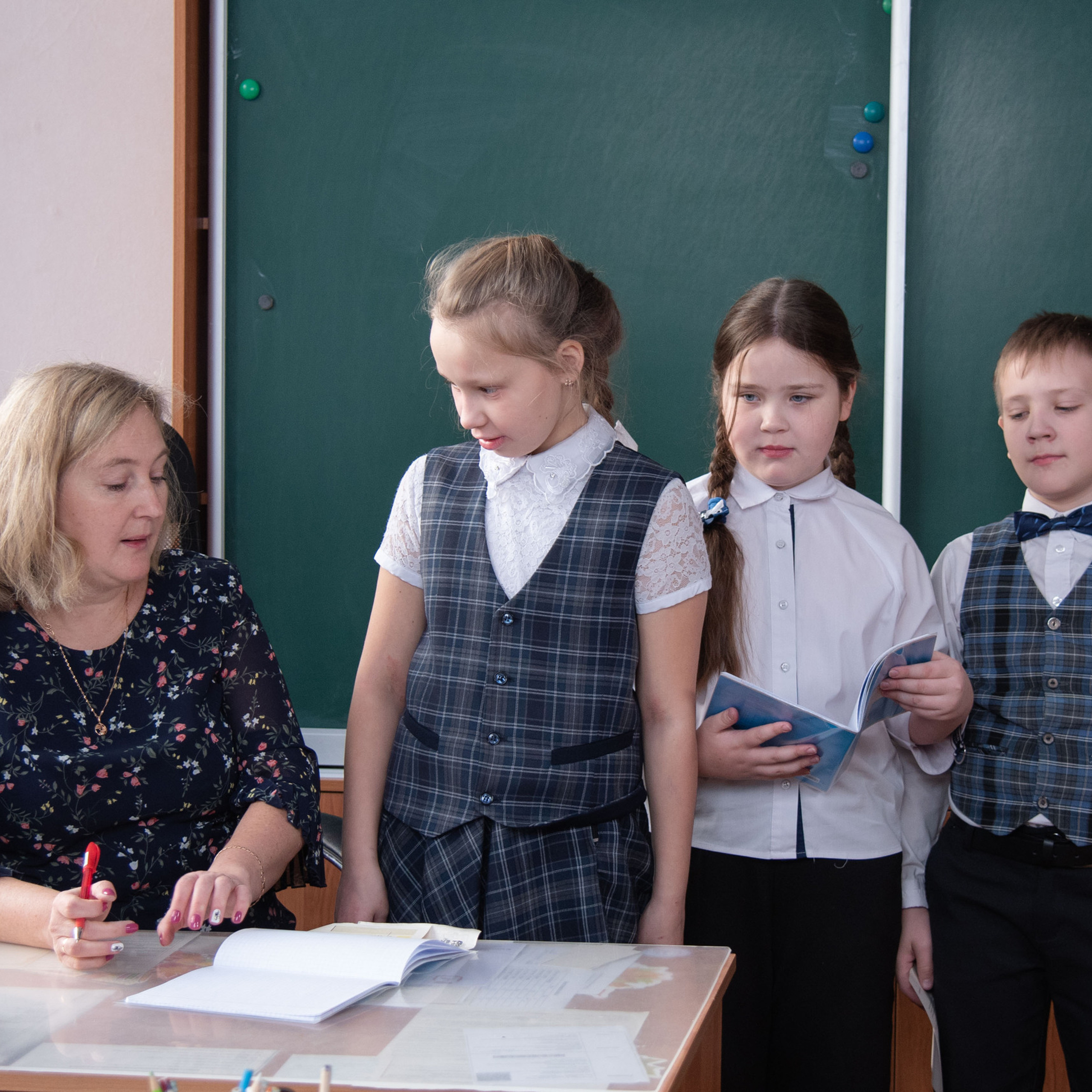 Отзывы о моей работе и готовых выпускных альбомах от Лапшиной Юлии. Лапшина Юлия — школьный фотограф в Нижнем Новгороде. Выпускные альбомы