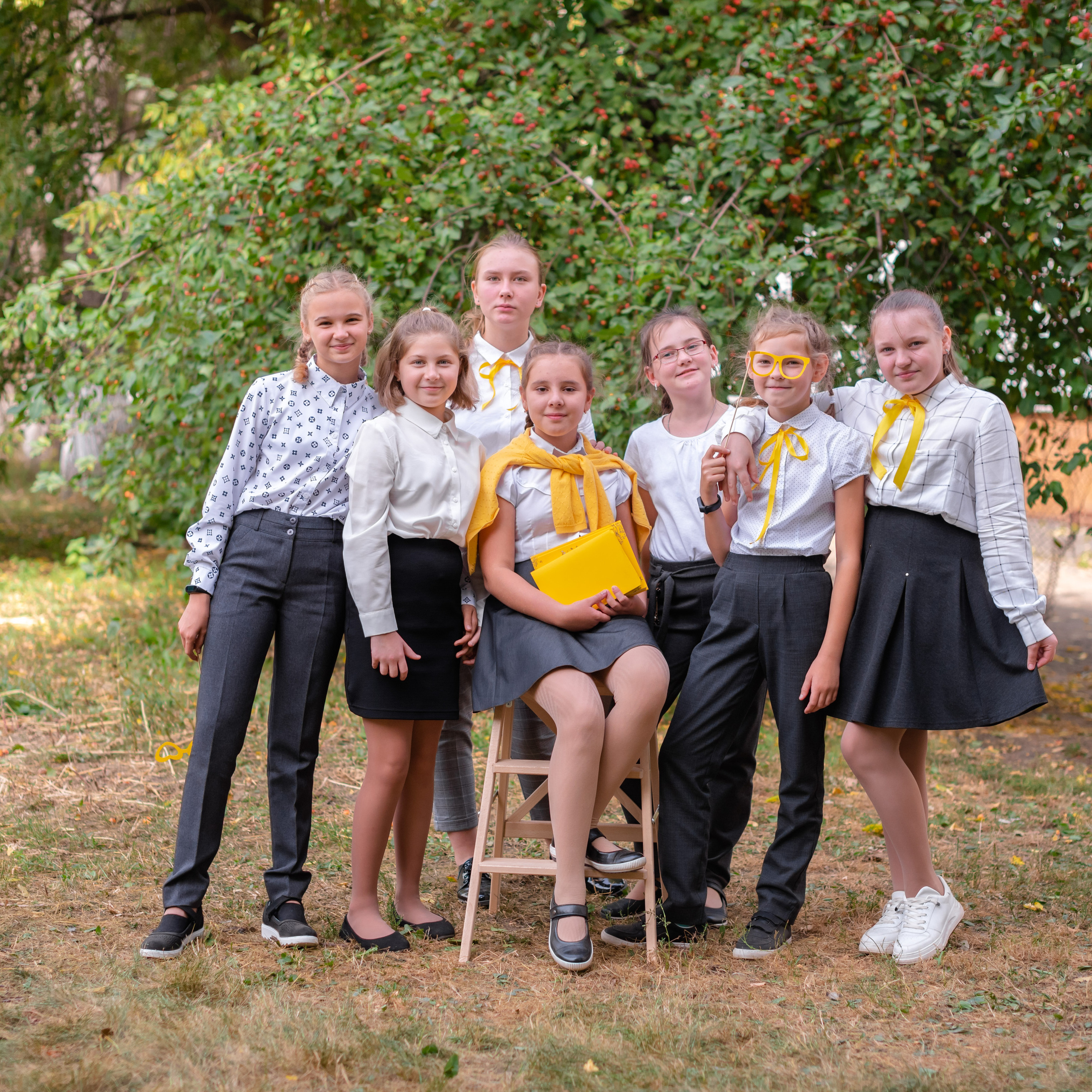 Отзывы о моей работе и готовых выпускных альбомах от Лапшиной Юлии. Лапшина Юлия — школьный фотограф в Нижнем Новгороде. Выпускные альбомы