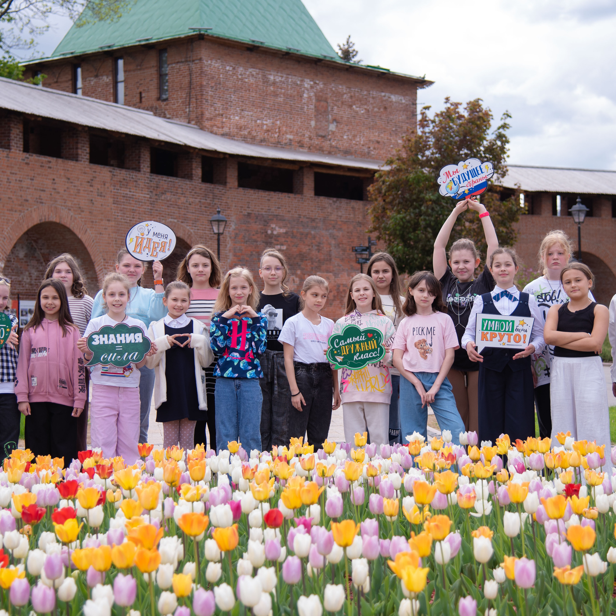 Отзывы о моей работе и готовых выпускных альбомах от Лапшиной Юлии. Лапшина Юлия — школьный фотограф в Нижнем Новгороде. Выпускные альбомы