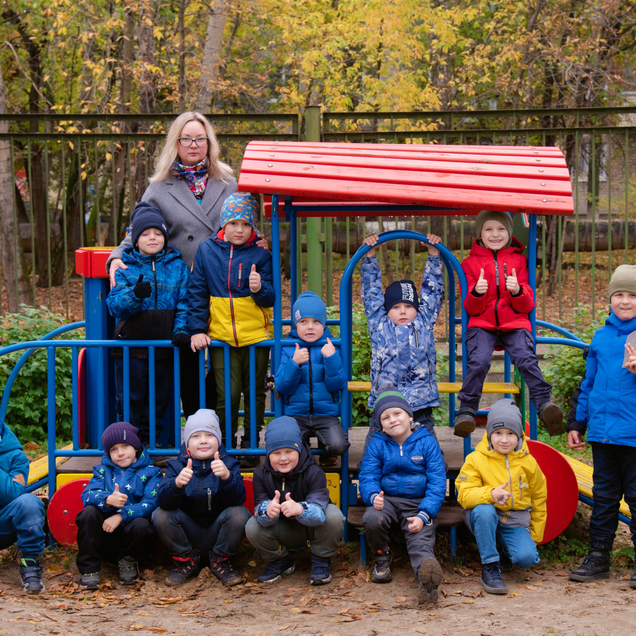 Отзывы о моей работе и готовых выпускных альбомах от Лапшиной Юлии. Лапшина Юлия — школьный фотограф в Нижнем Новгороде. Выпускные альбомы