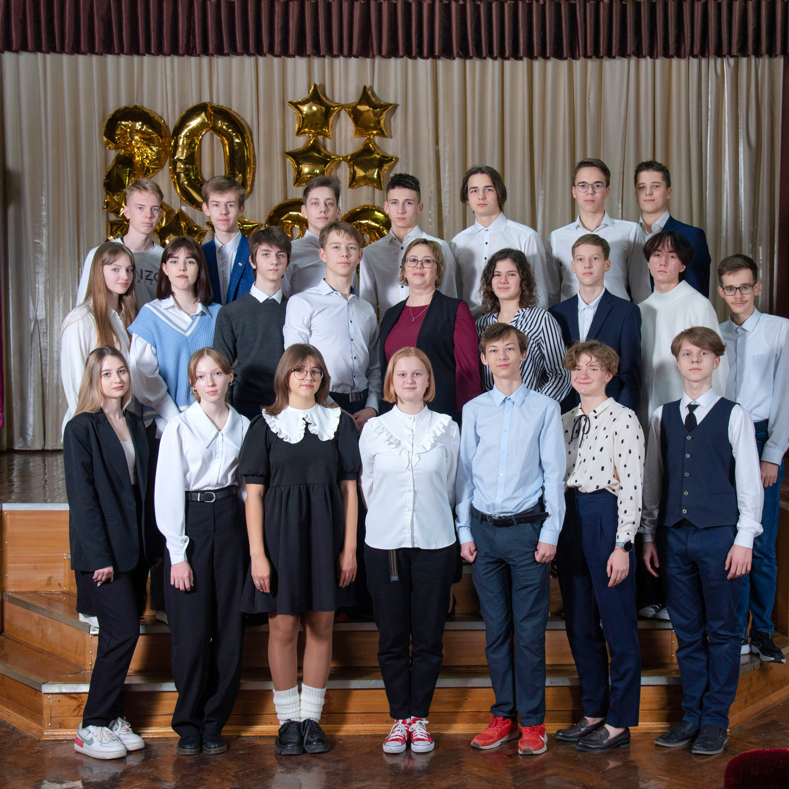 Отзывы о моей работе и готовых выпускных альбомах от Лапшиной Юлии. Лапшина Юлия — школьный фотограф в Нижнем Новгороде. Выпускные альбомы