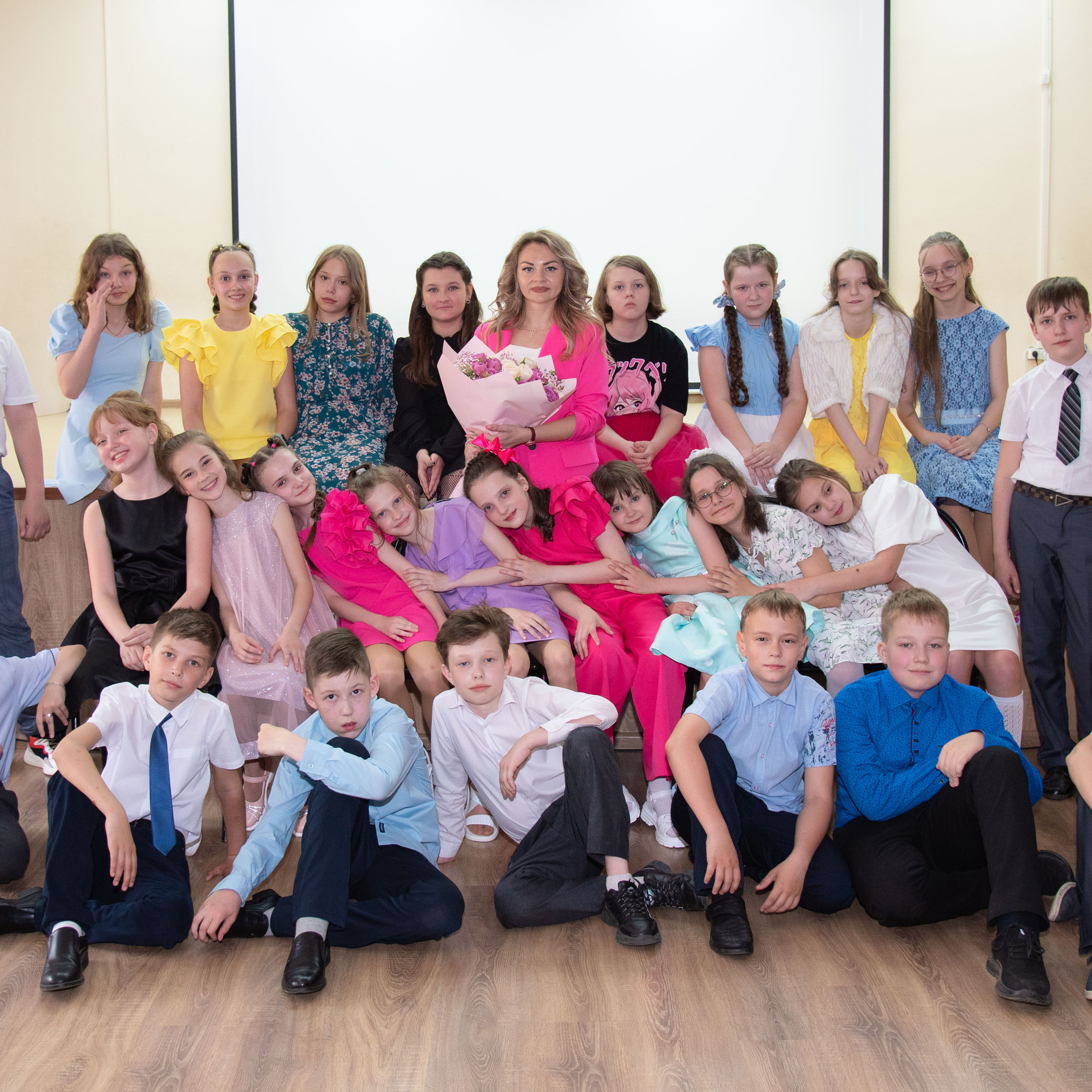 Отзывы о моей работе и готовых выпускных альбомах от Лапшиной Юлии. Лапшина Юлия — школьный фотограф в Нижнем Новгороде. Выпускные альбомы