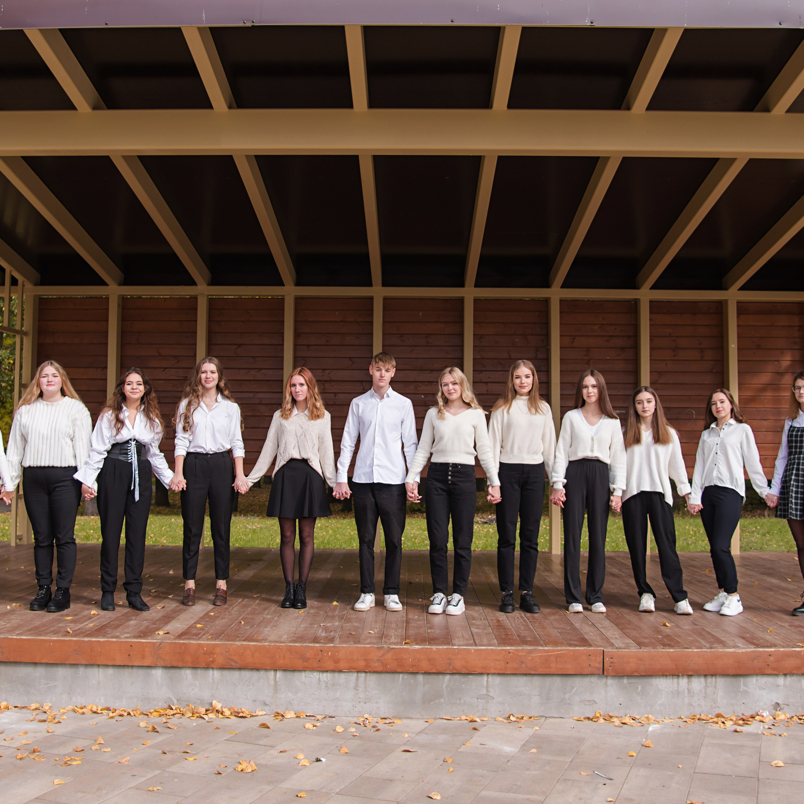 Отзывы о моей работе и готовых выпускных альбомах от Лапшиной Юлии. Лапшина Юлия — школьный фотограф в Нижнем Новгороде. Выпускные альбомы