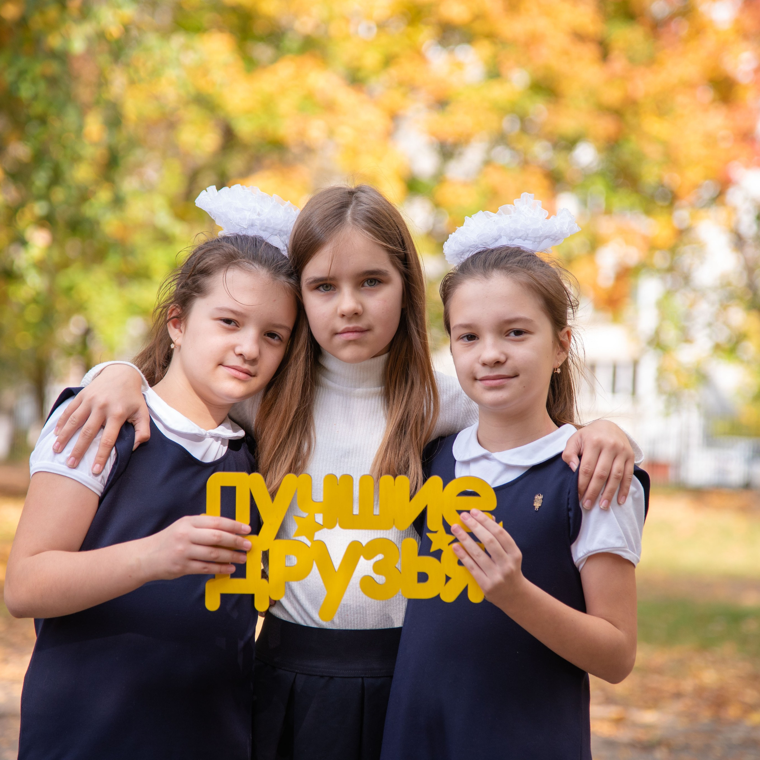 Отзывы о моей работе и готовых выпускных альбомах от Лапшиной Юлии. Лапшина Юлия — школьный фотограф в Нижнем Новгороде. Выпускные альбомы