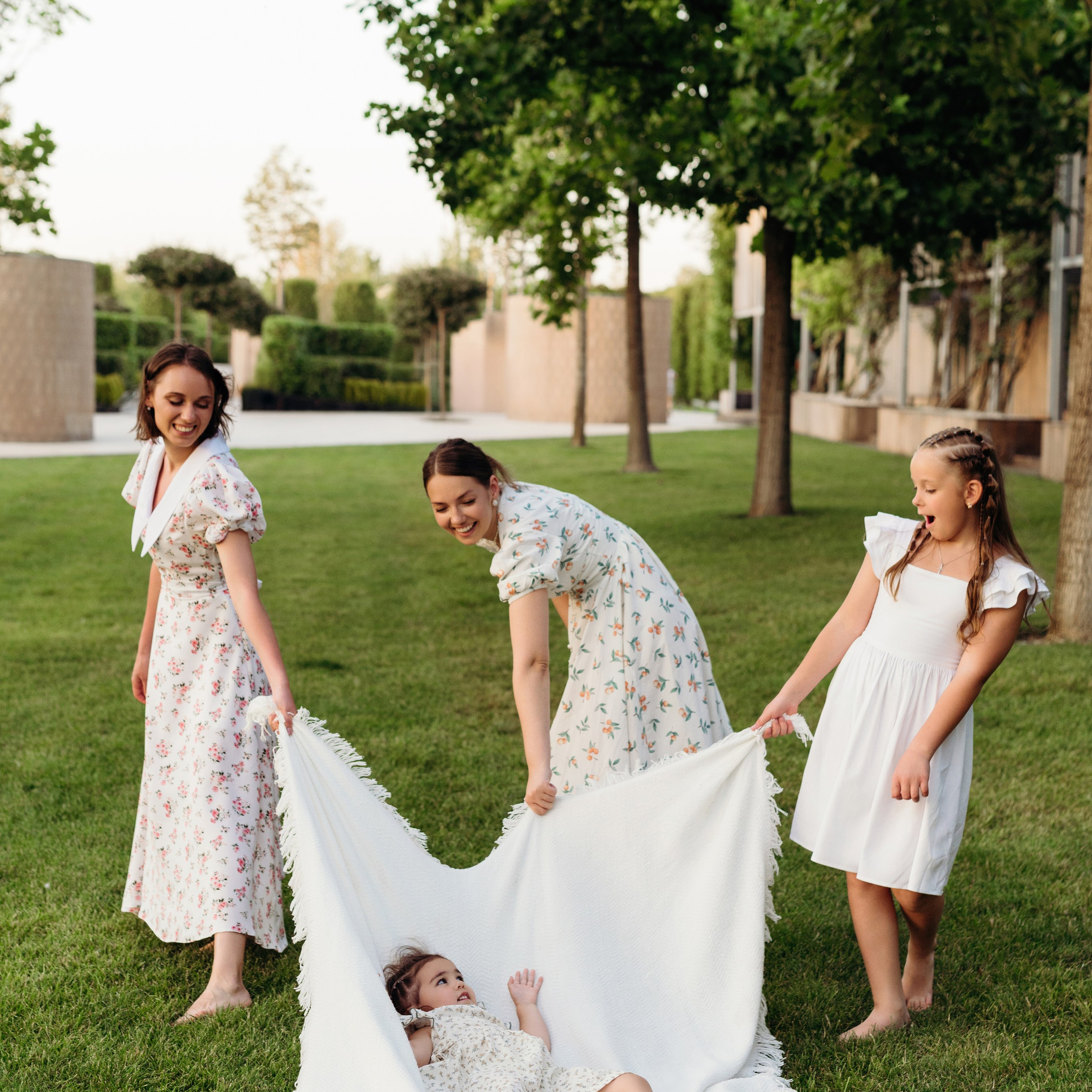 Катя с семьей