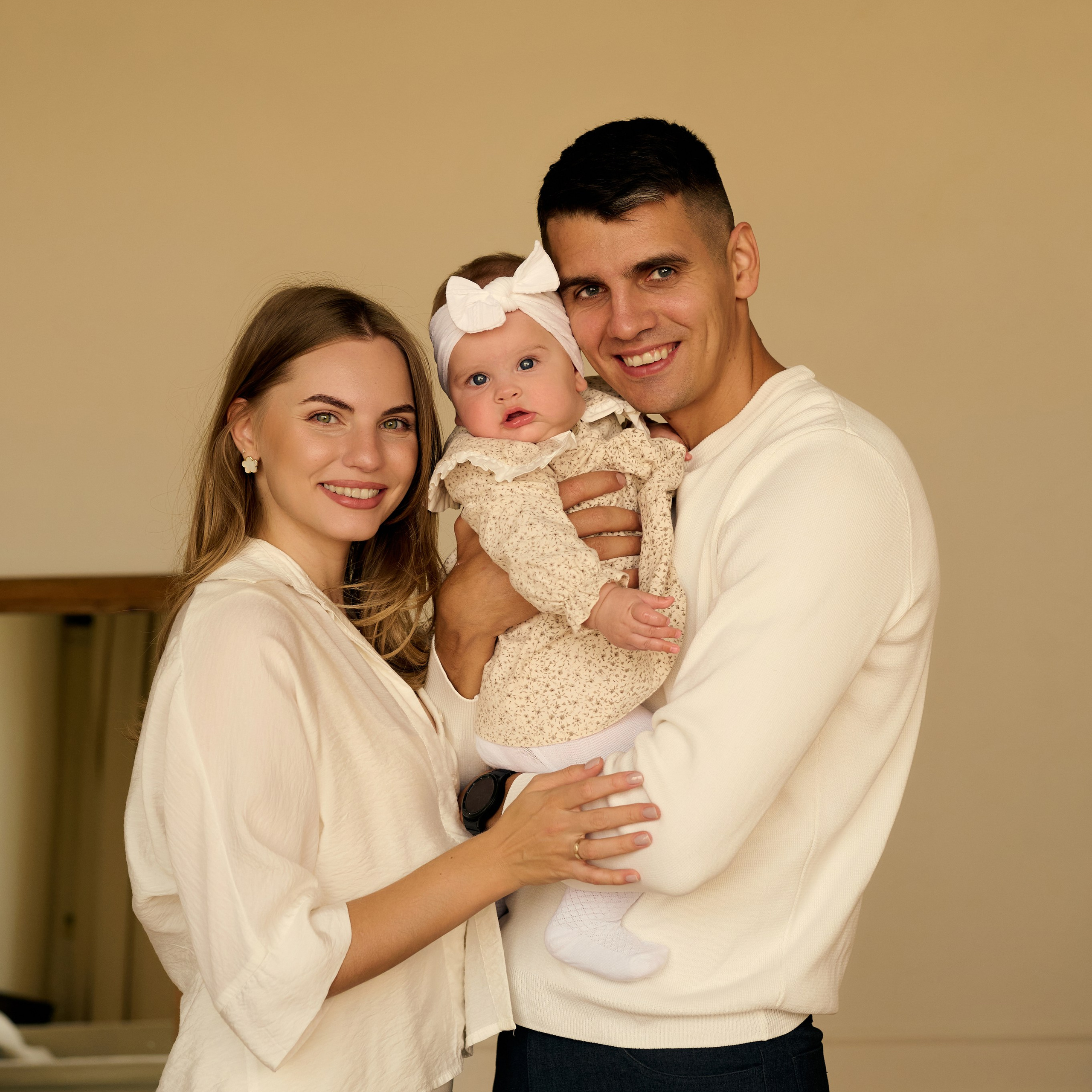 Анечка и Стас с Алиночкой