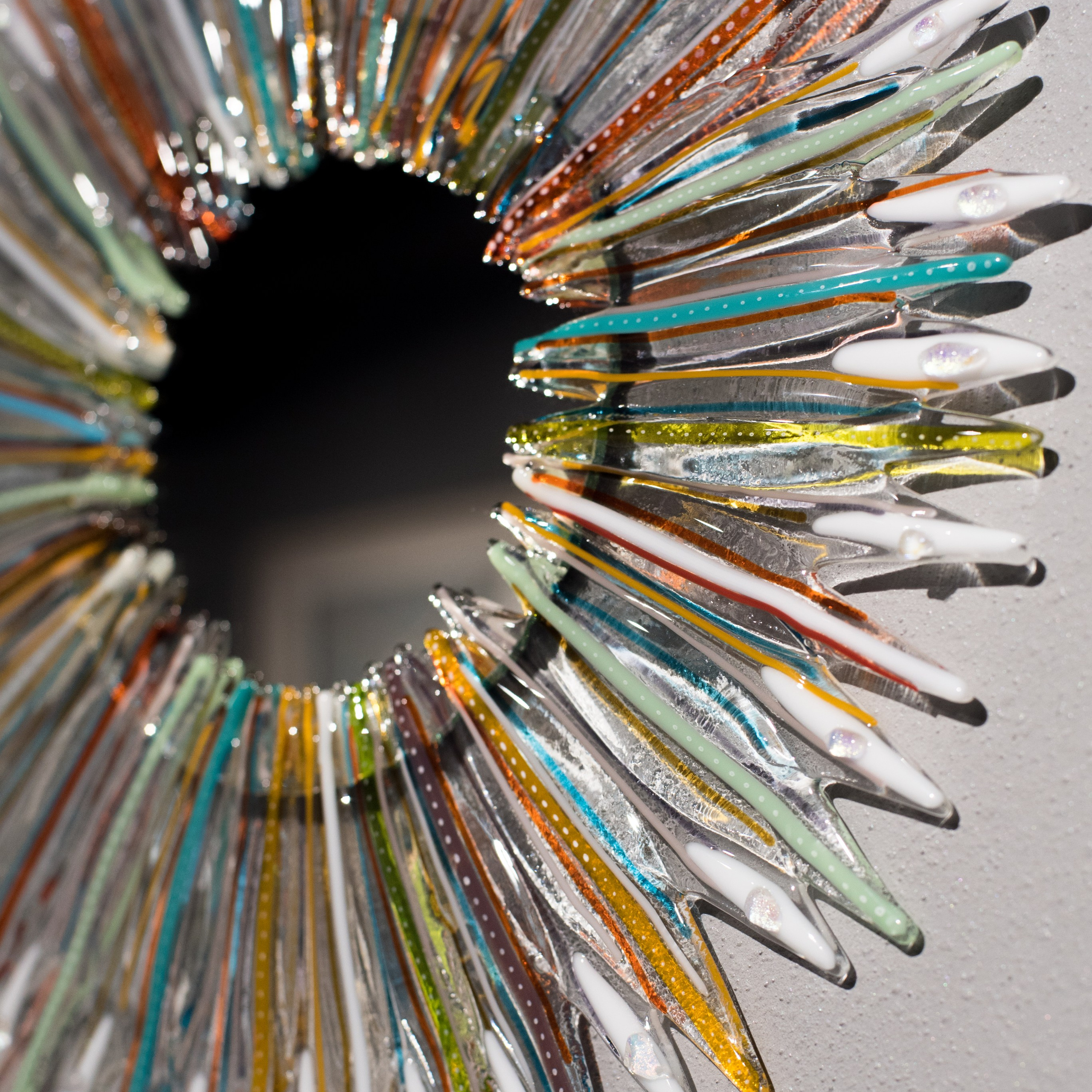 Зеркало Цветные лучи. Художественное стекло Ольги Козачун — Крым