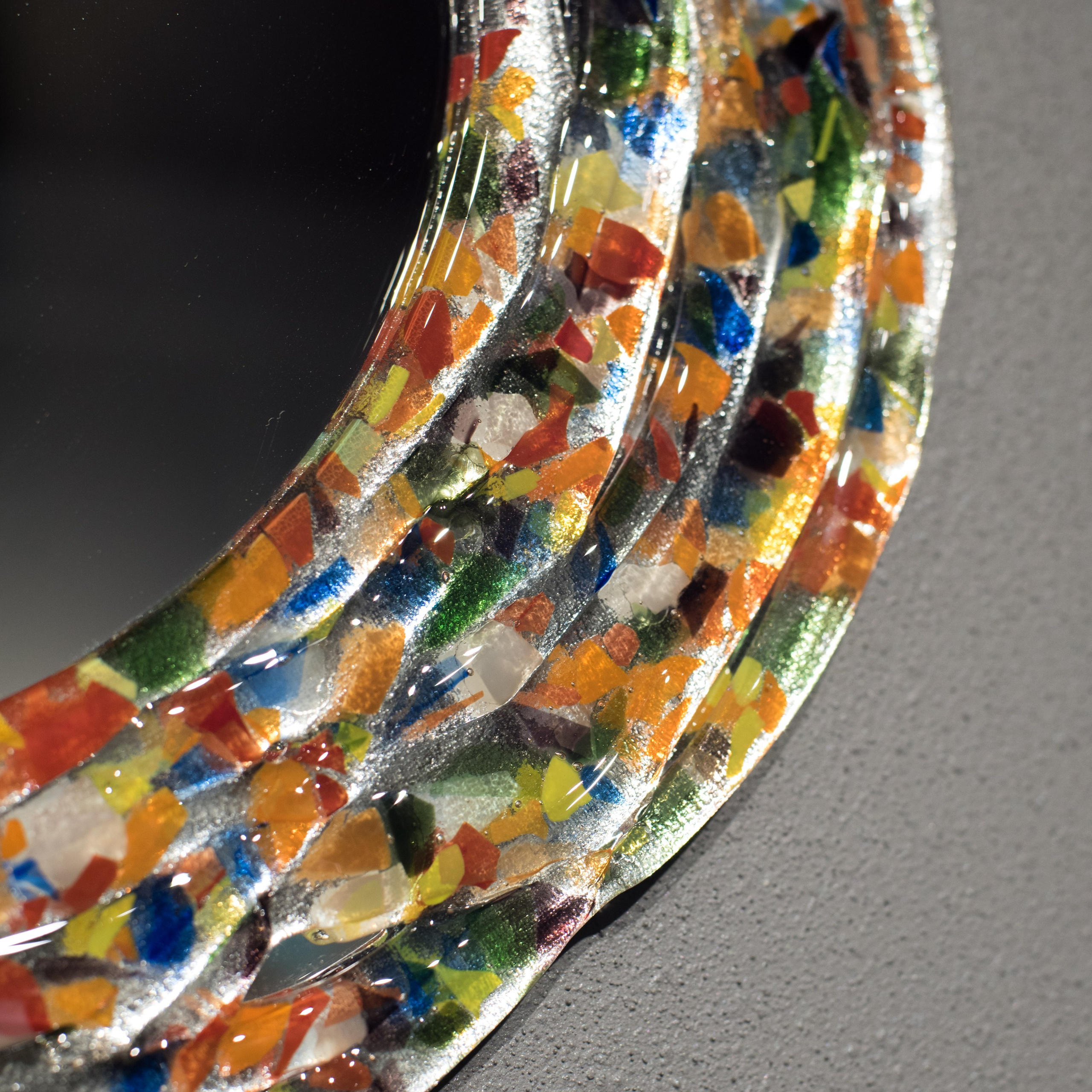 Зеркало Стеклянные лепестки. Художественное стекло Ольги Козачун — Крым