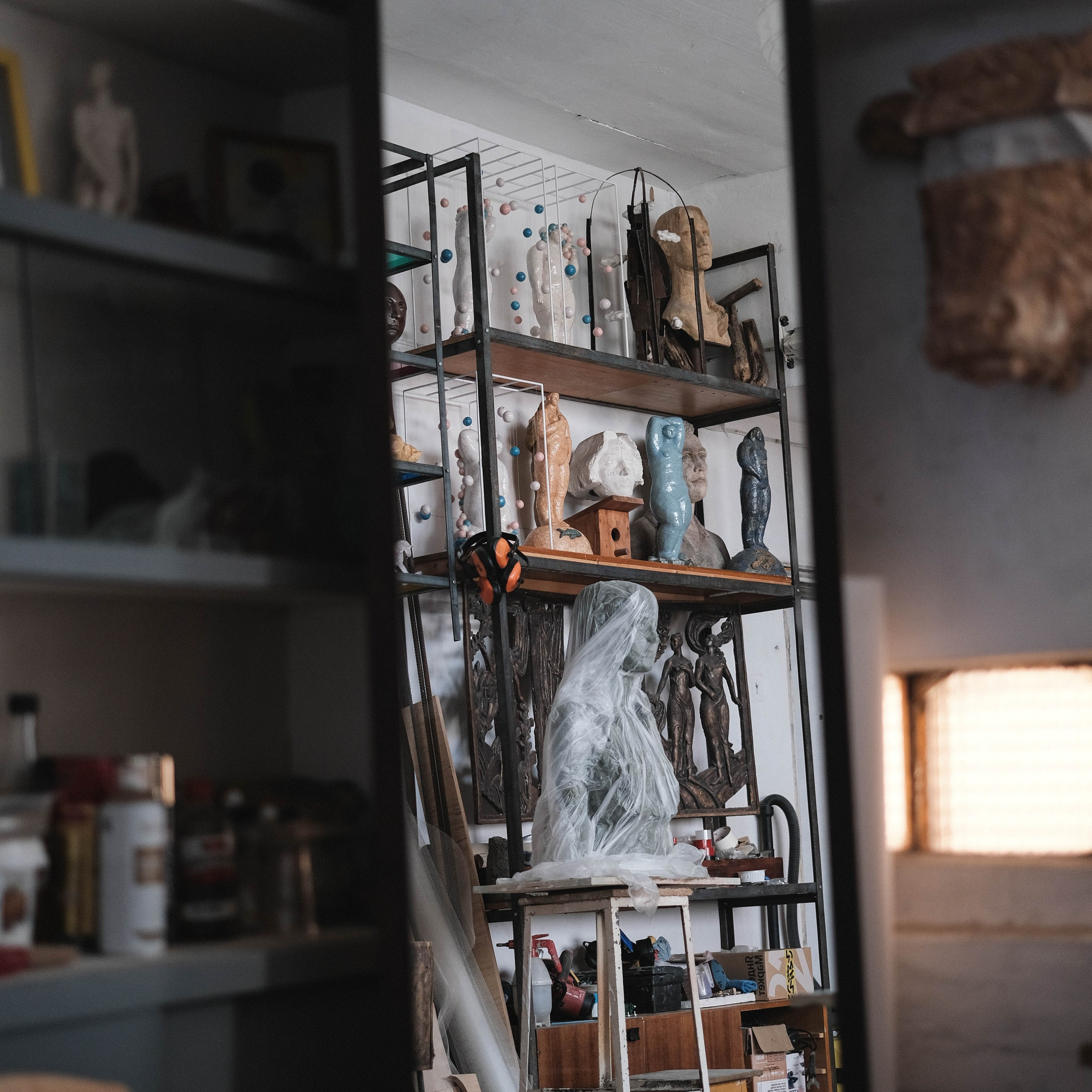 Мастерская скульптора Светы Метсо. Портретный фотограф в Москве Таня Майорова