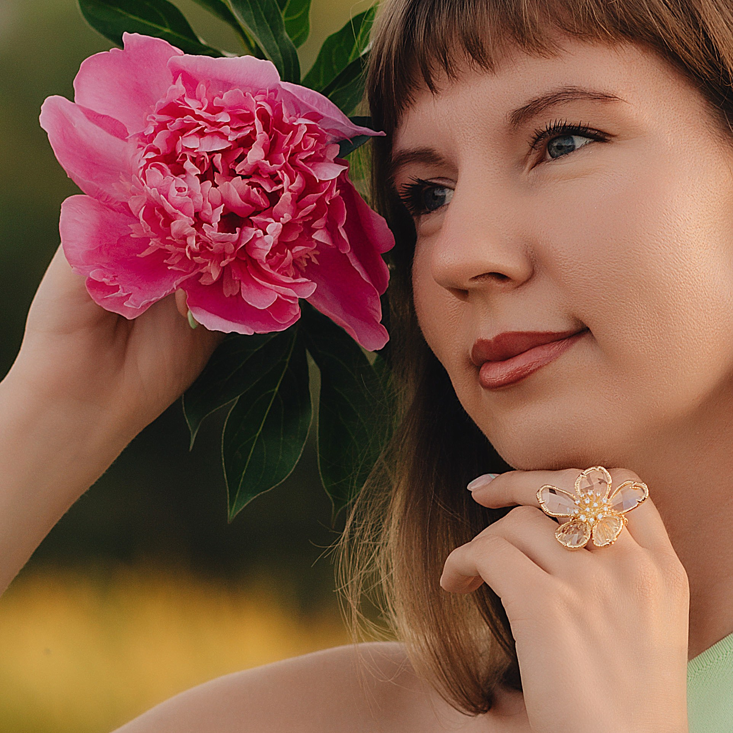 Анастасия | Съемка на закате с букетом пионов