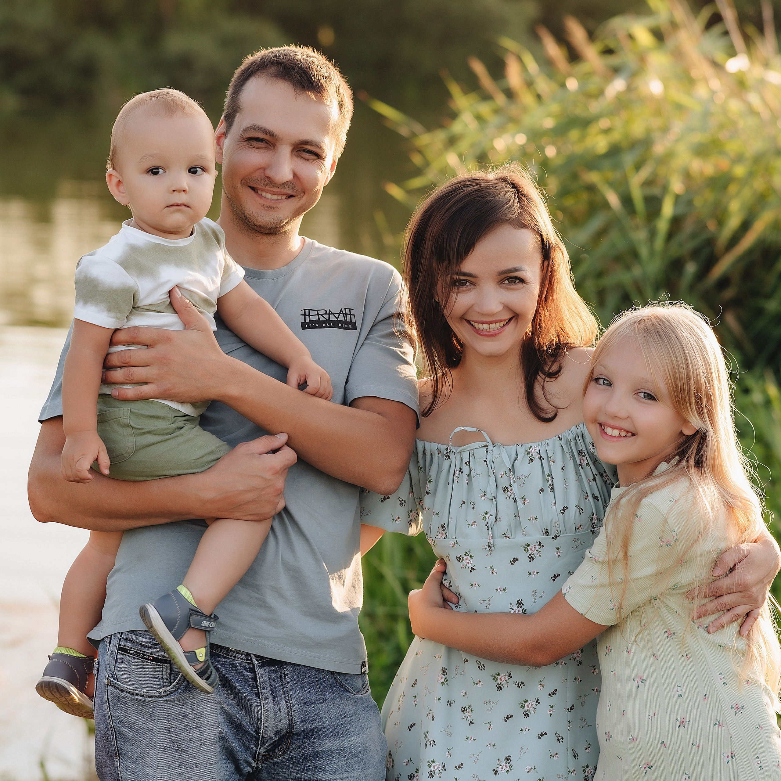 Семейная съемка на закате