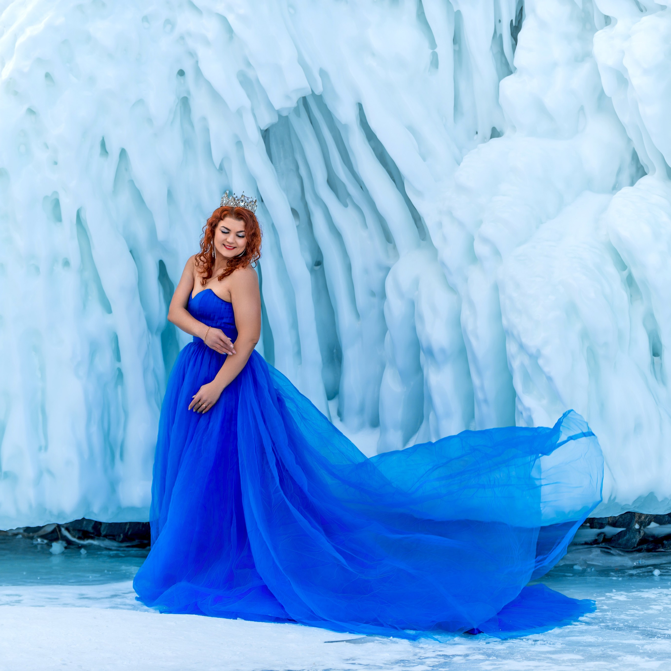 Платье фатиновое со шлейфом 42-48 рр