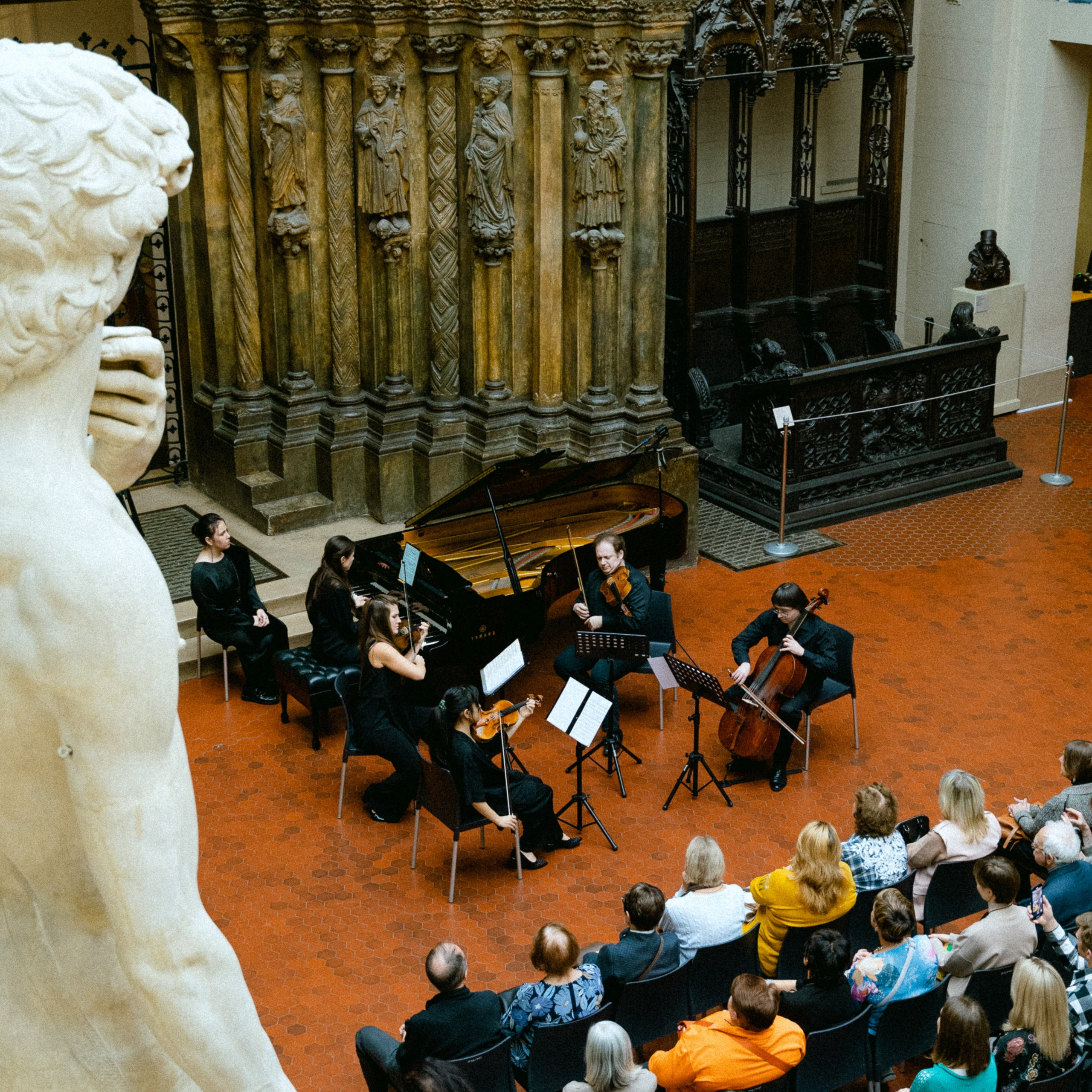 Репортажный фотограф. Фотограф в Москве Женя Потах