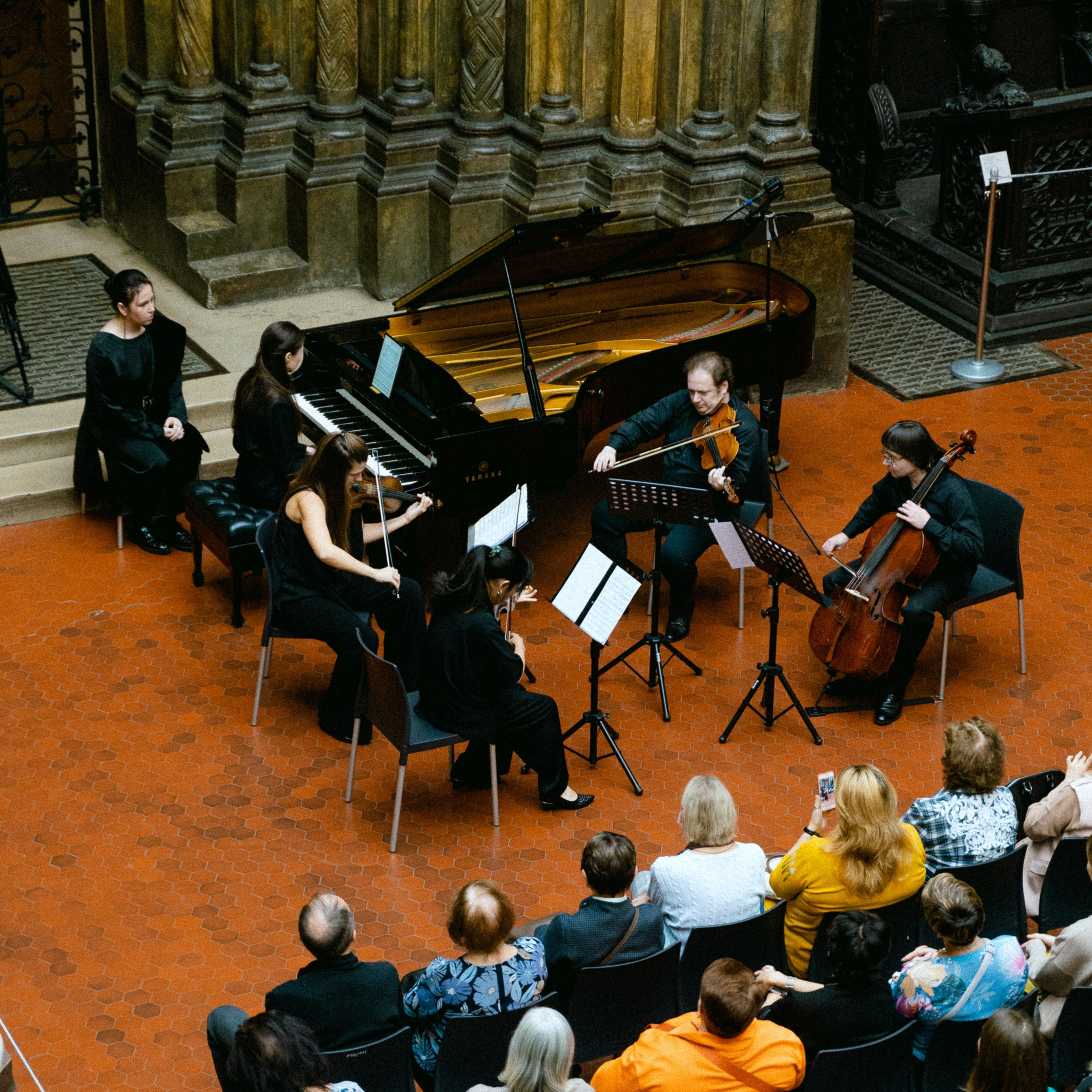 Репортажный фотограф. Фотограф в Москве Женя Потах