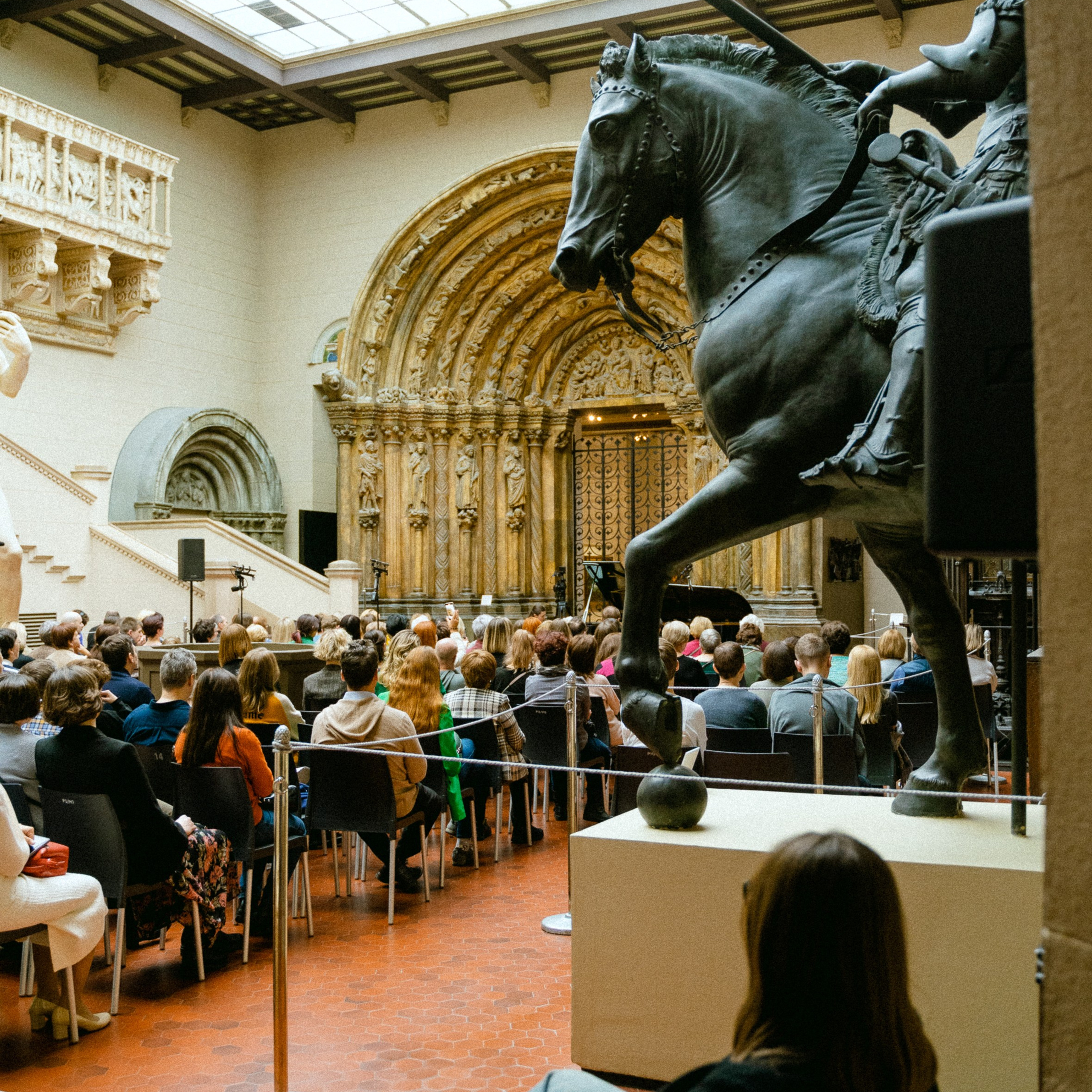 Репортажный фотограф. Фотограф в Москве Женя Потах