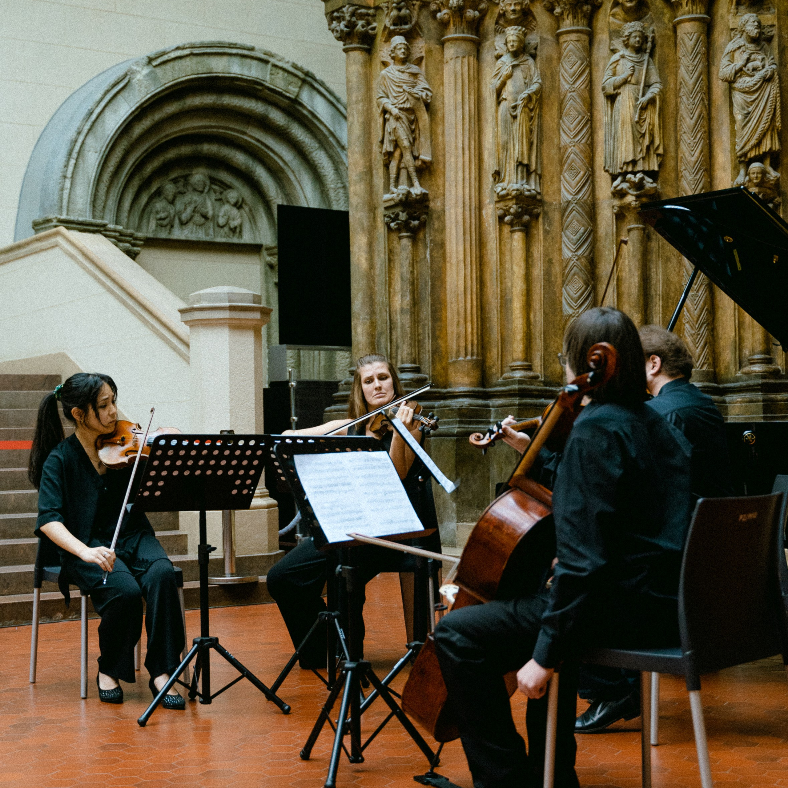Репортажный фотограф. Фотограф в Москве Женя Потах
