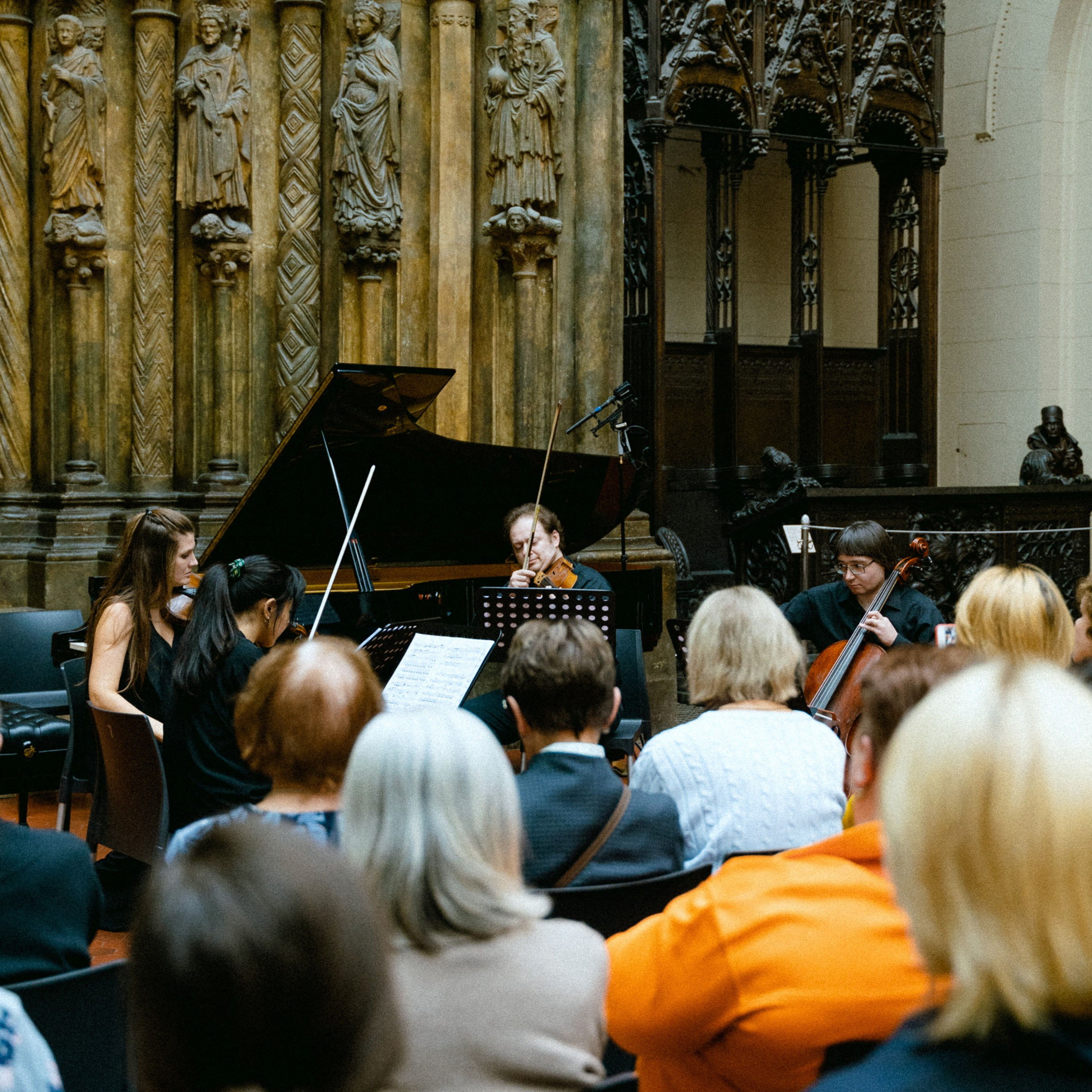 Репортажный фотограф. Фотограф в Москве Женя Потах