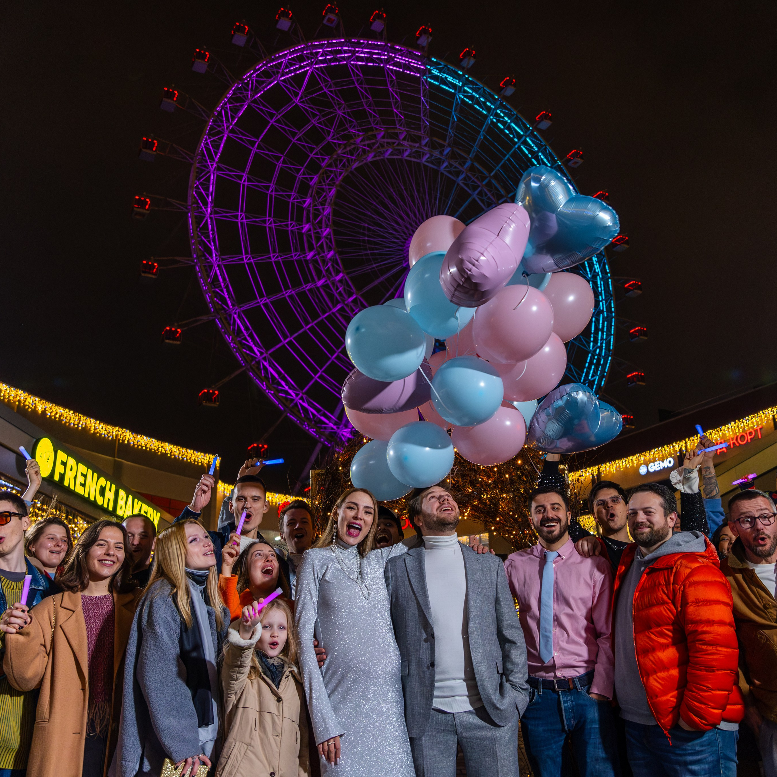 Гендер шоу на колесе обозрения Солнце Москвы