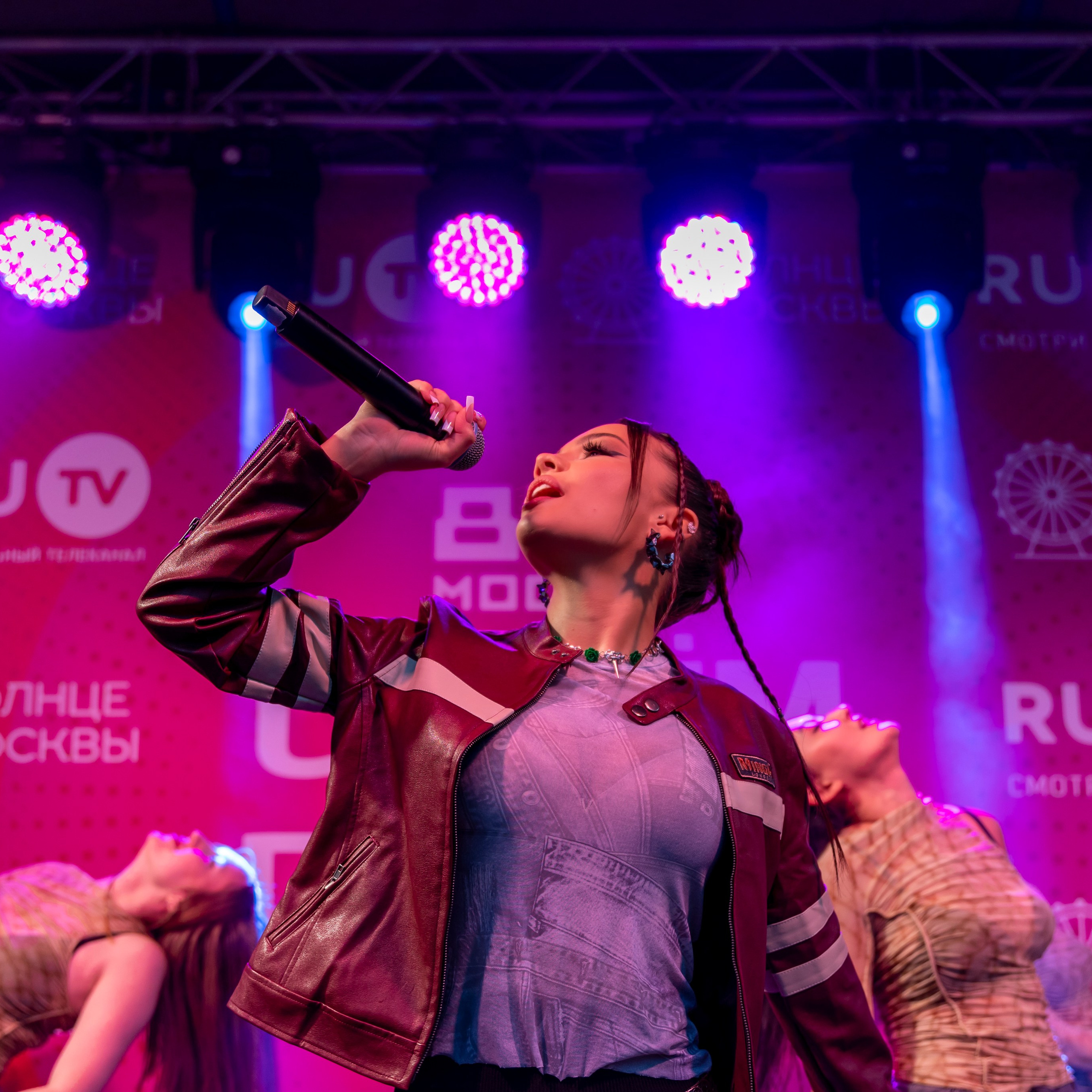 Выступление Вали Карнавал 