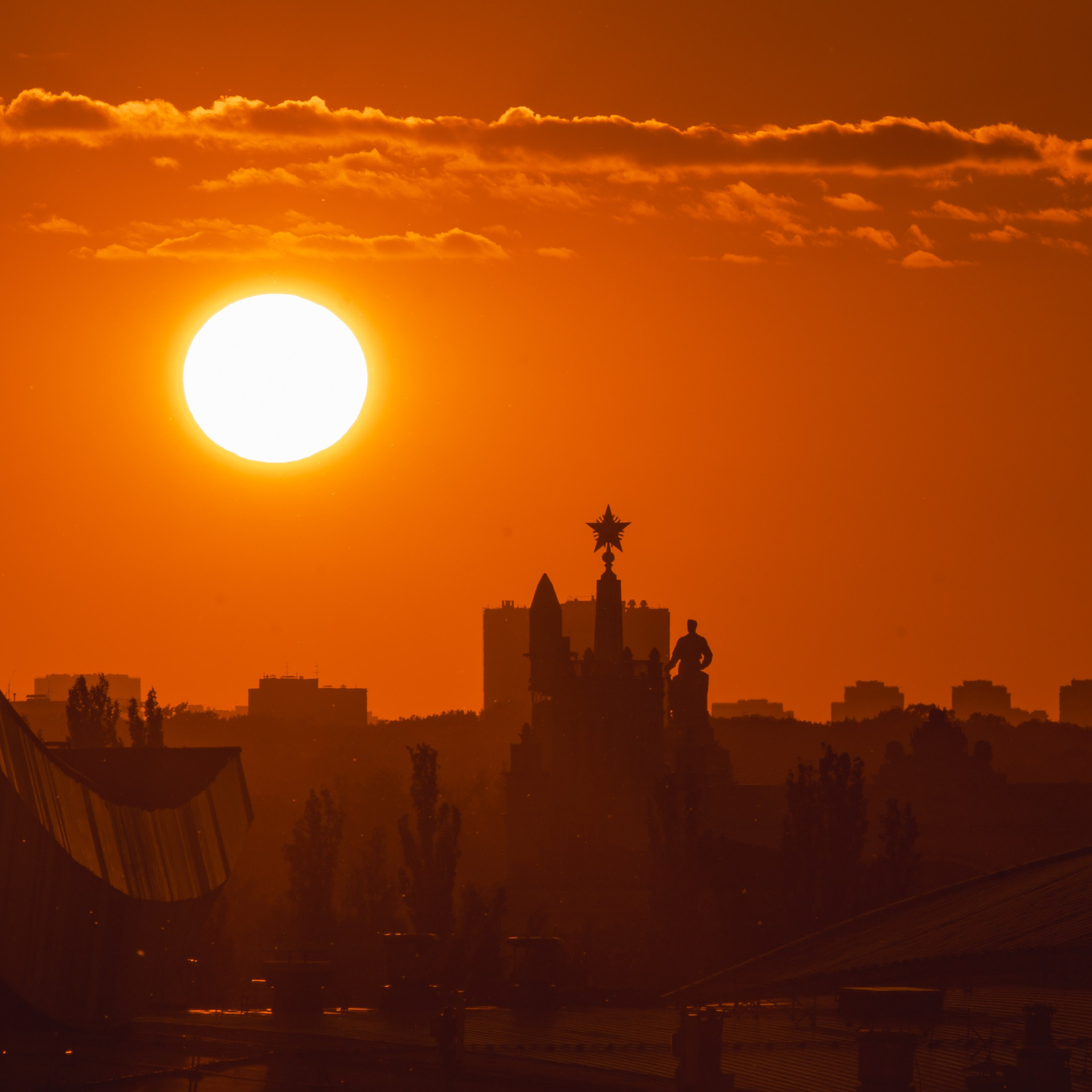 ВДНХ на закате