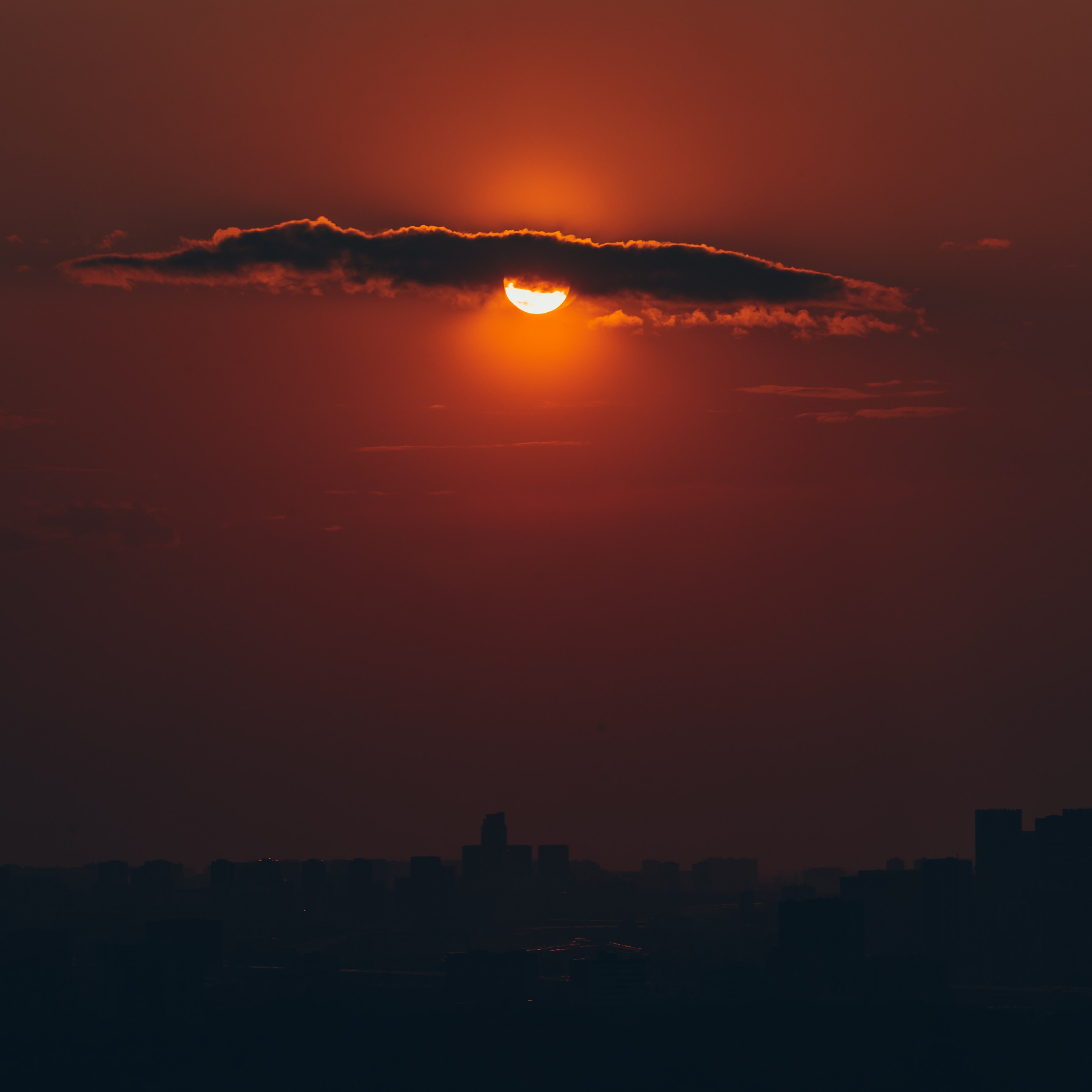 Закатное солнце в виде ангела